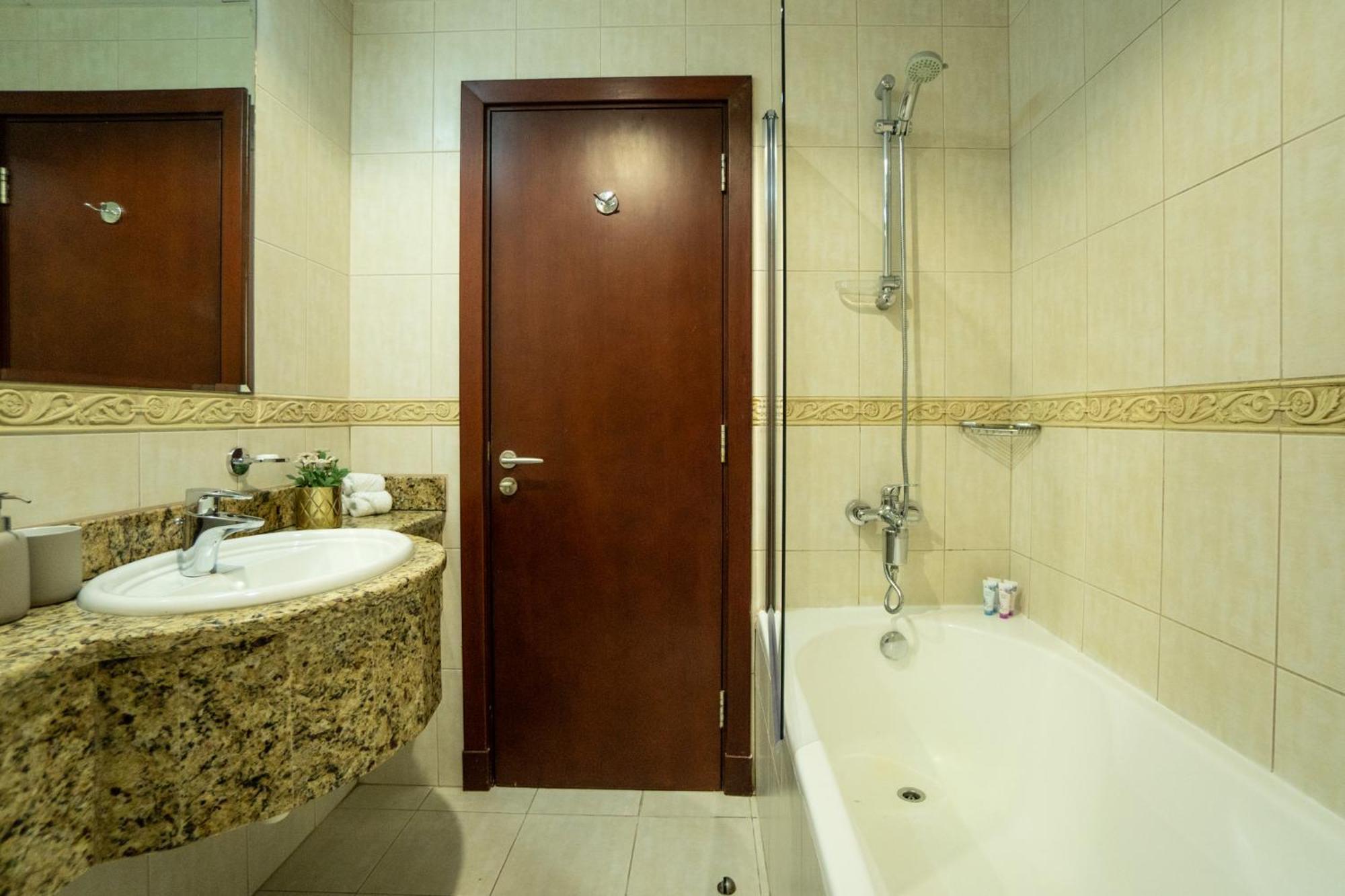 Cozy One-bedroom In Marina Apartamento