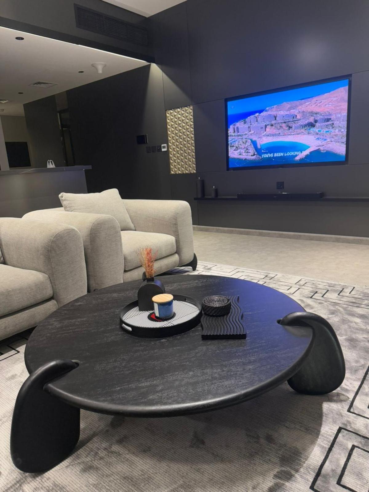 Luxury 2-bed Flat, Prime Location, Burj View & World Highest Running Track Dubaï