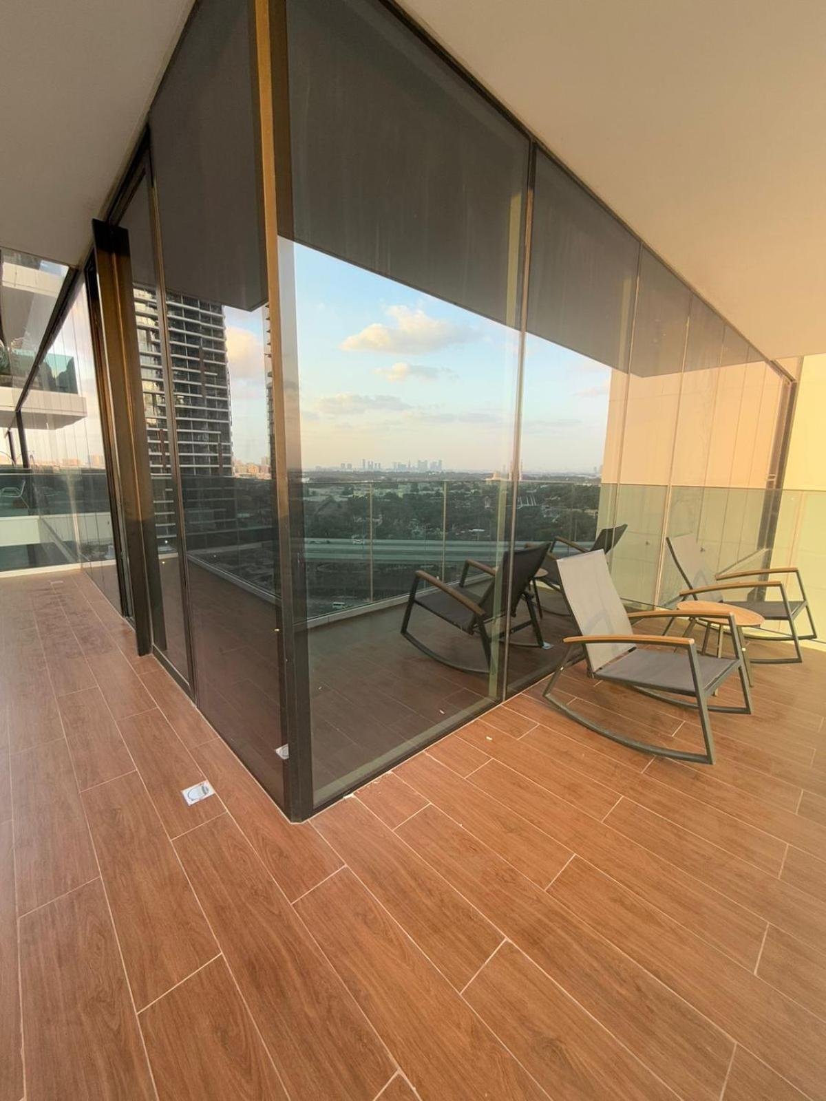 Luxury 2-bed Flat, Prime Location, Burj View & World Highest Running Track
