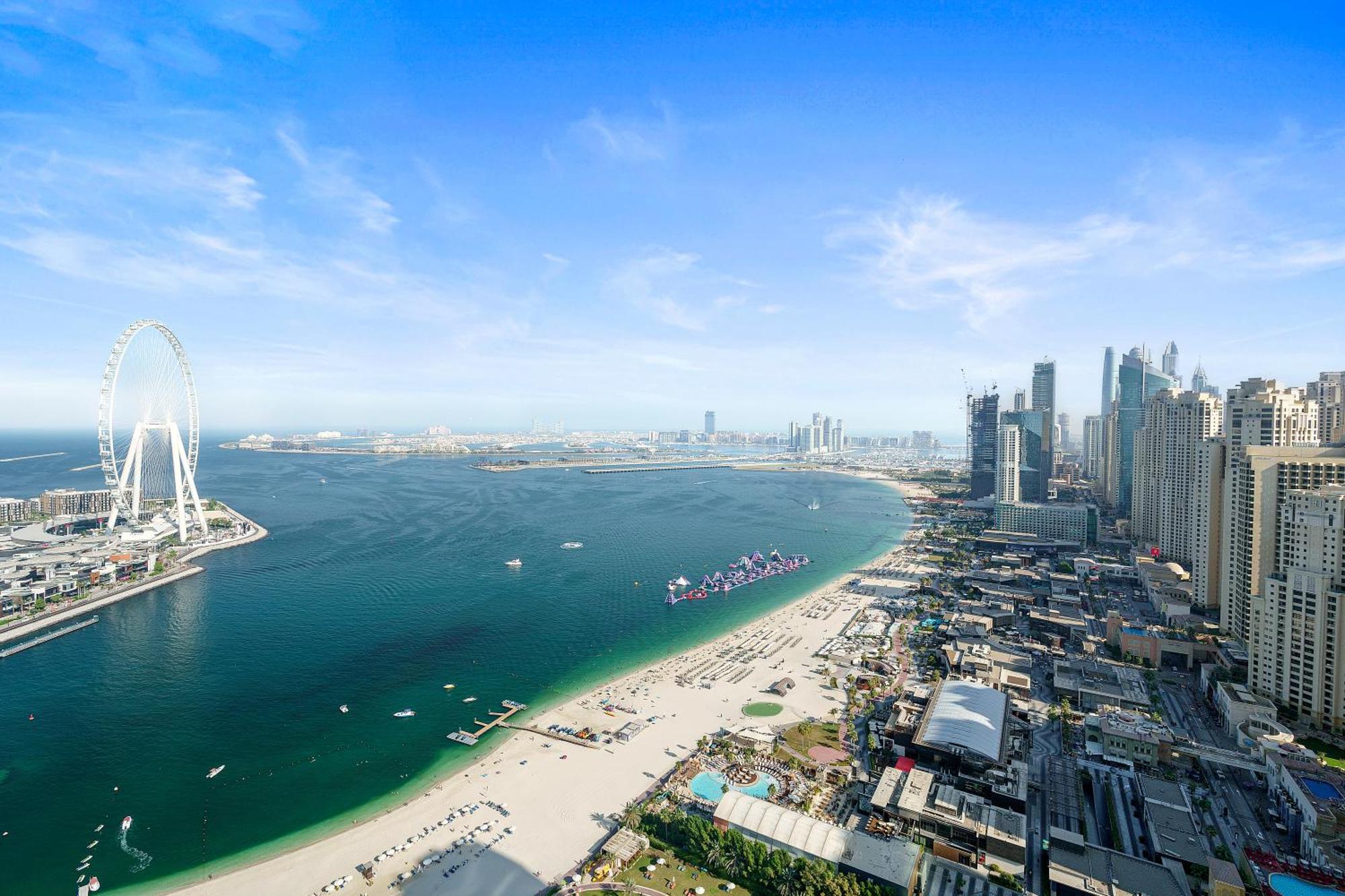 Ferrari Inspired Modern 3bhk With Maids And Full Sea View Dubaï