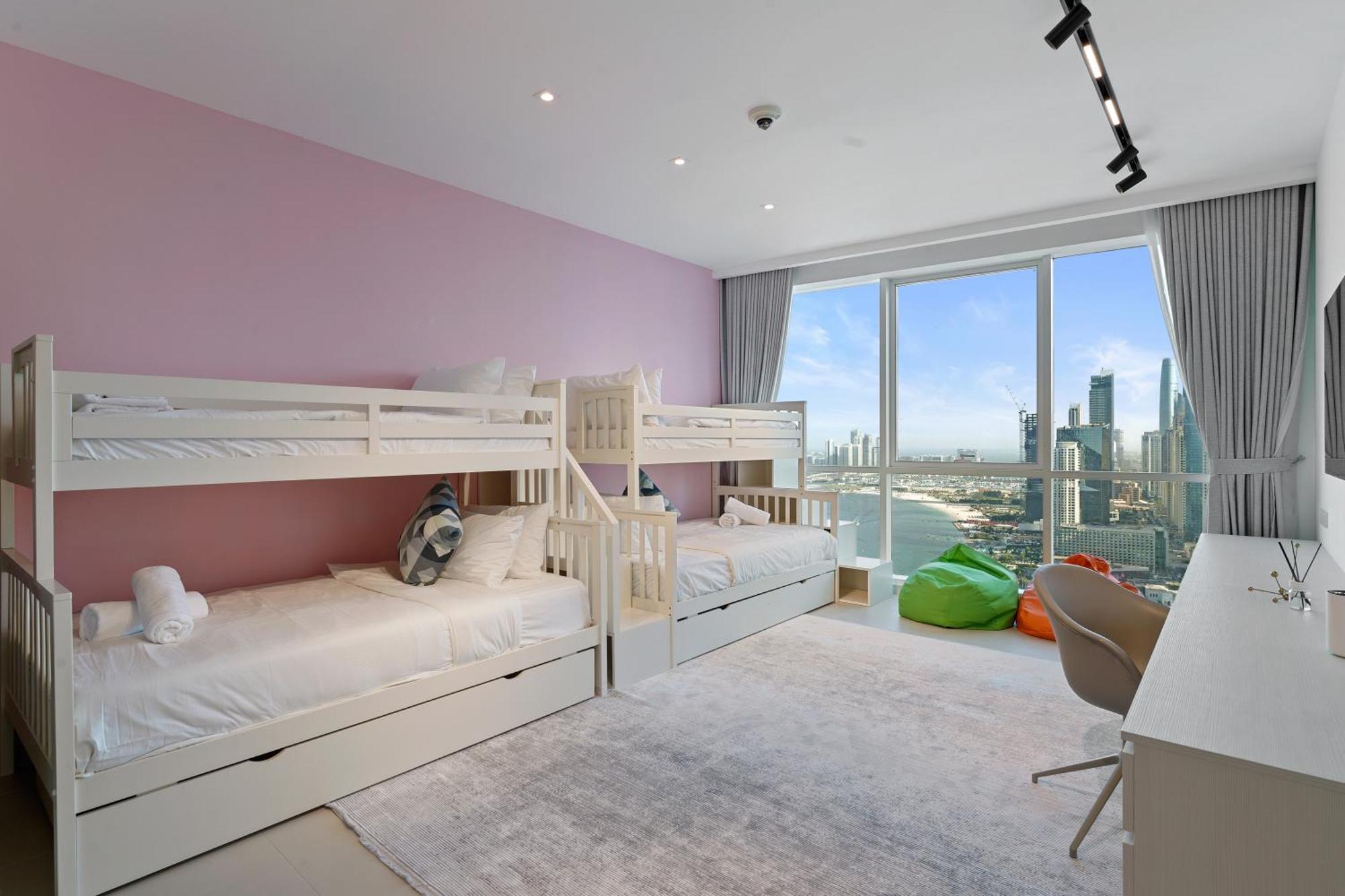 Ferrari Inspired Modern 3bhk With Maids And Full Sea View * Dubaï