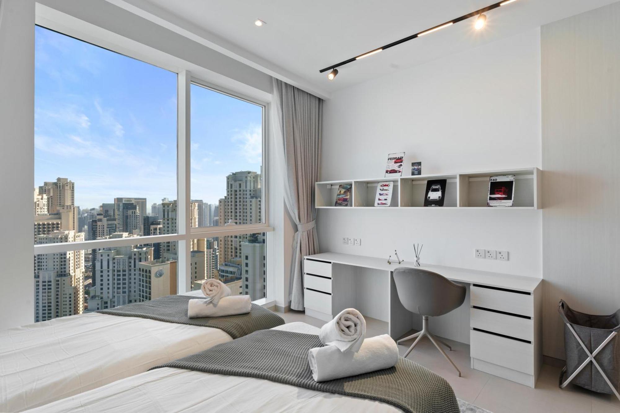 Appartement Ferrari Inspired Modern 3bhk With Maids And Full Sea View Dubaï