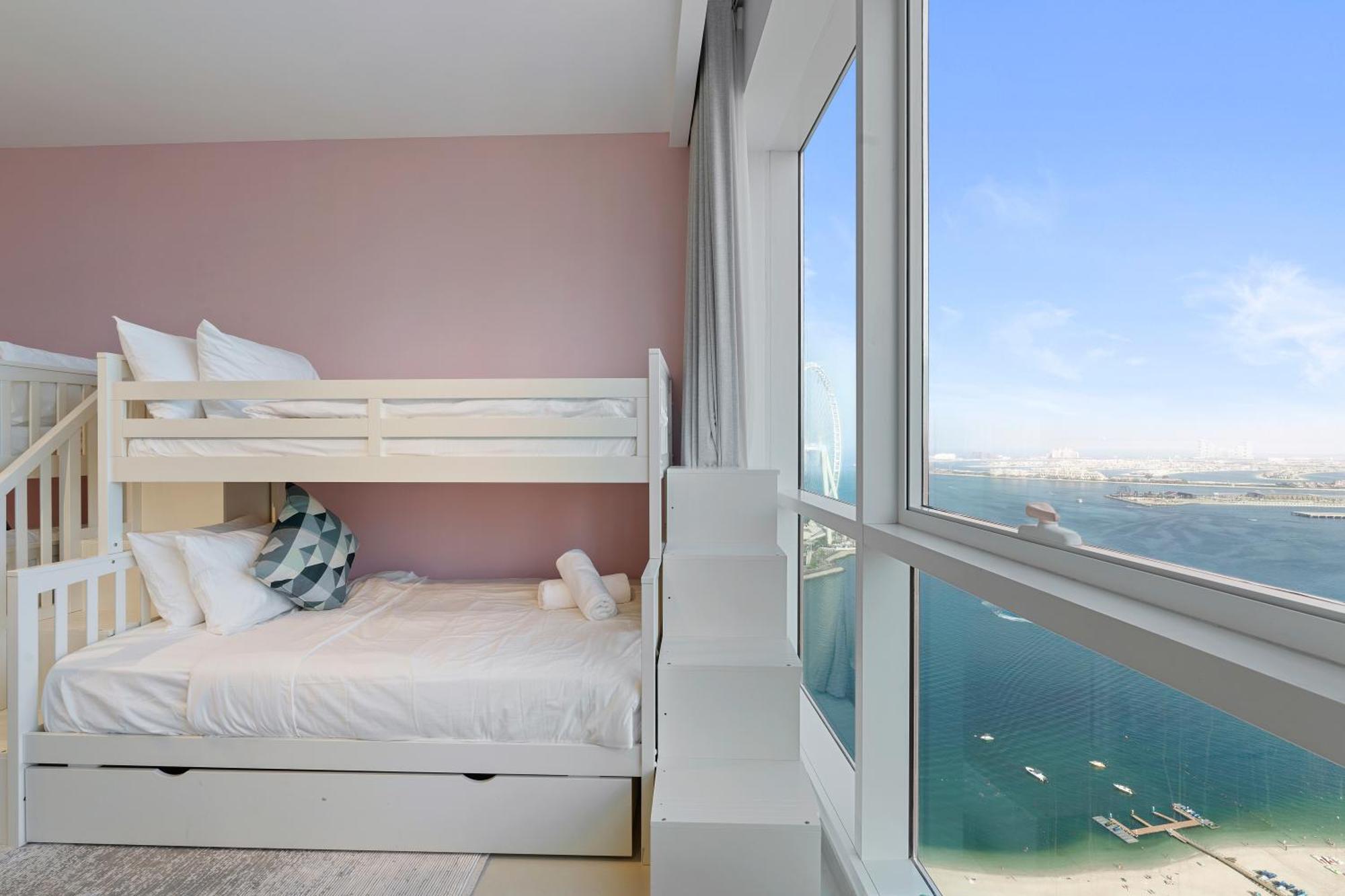 Appartement Ferrari Inspired Modern 3bhk With Maids And Full Sea View *