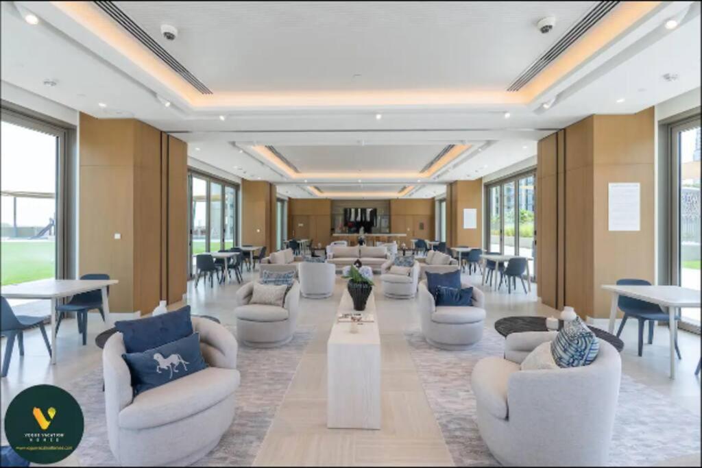 Downtown Views Ii - Vogue Two Bedroom With Balcony And Full Burj Khalifa View Lägenhet