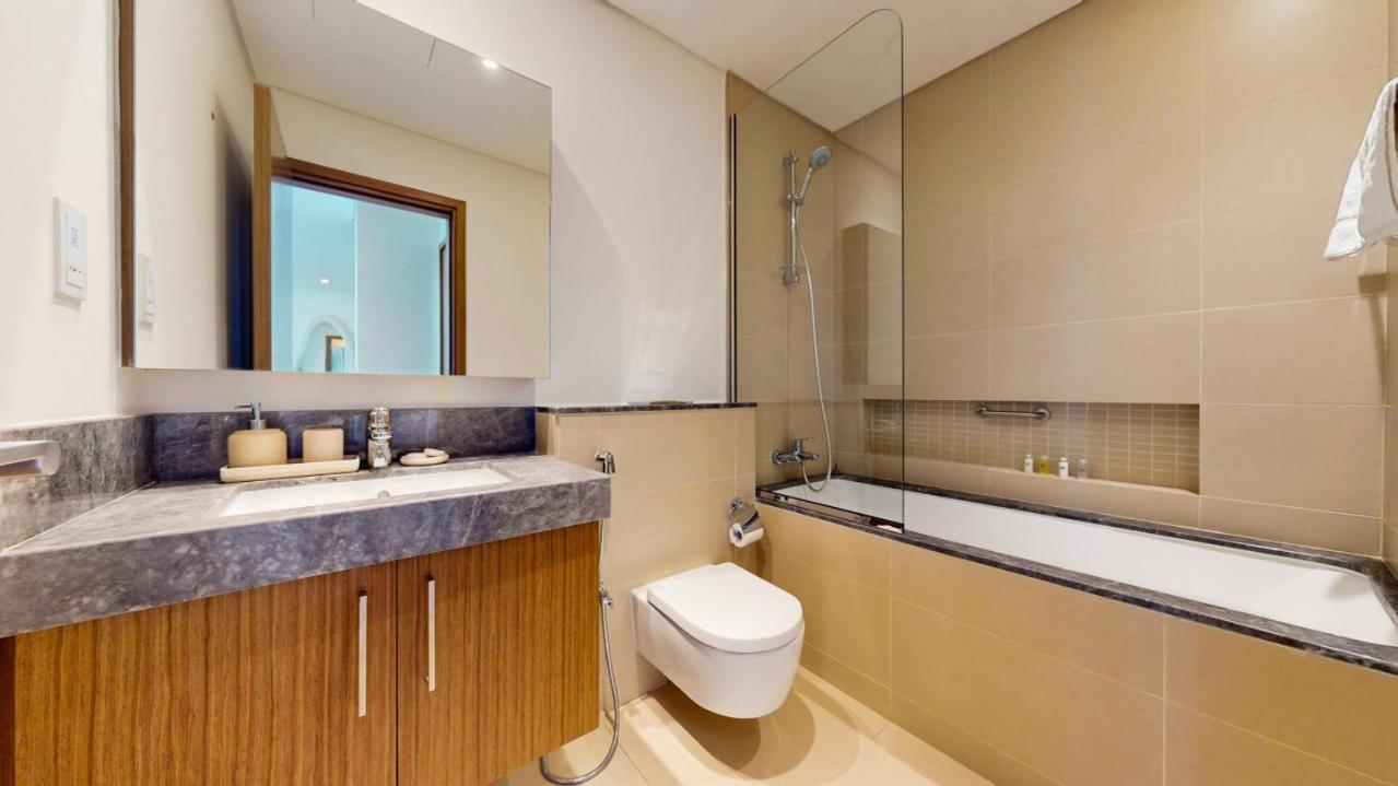 5242 Tower - Chic One Bed With Sea And Marina Views Appartement Dubaï