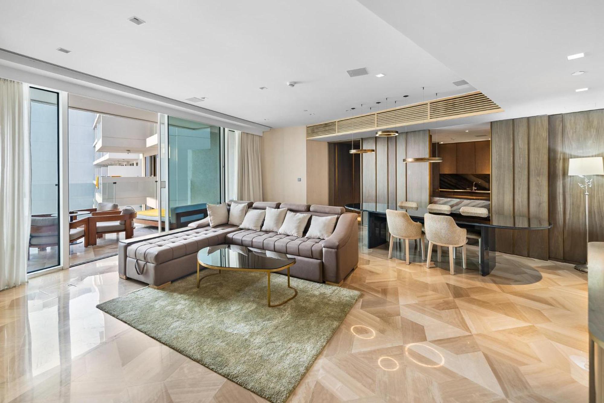 Five Palm Residences Sea View Apartemen *