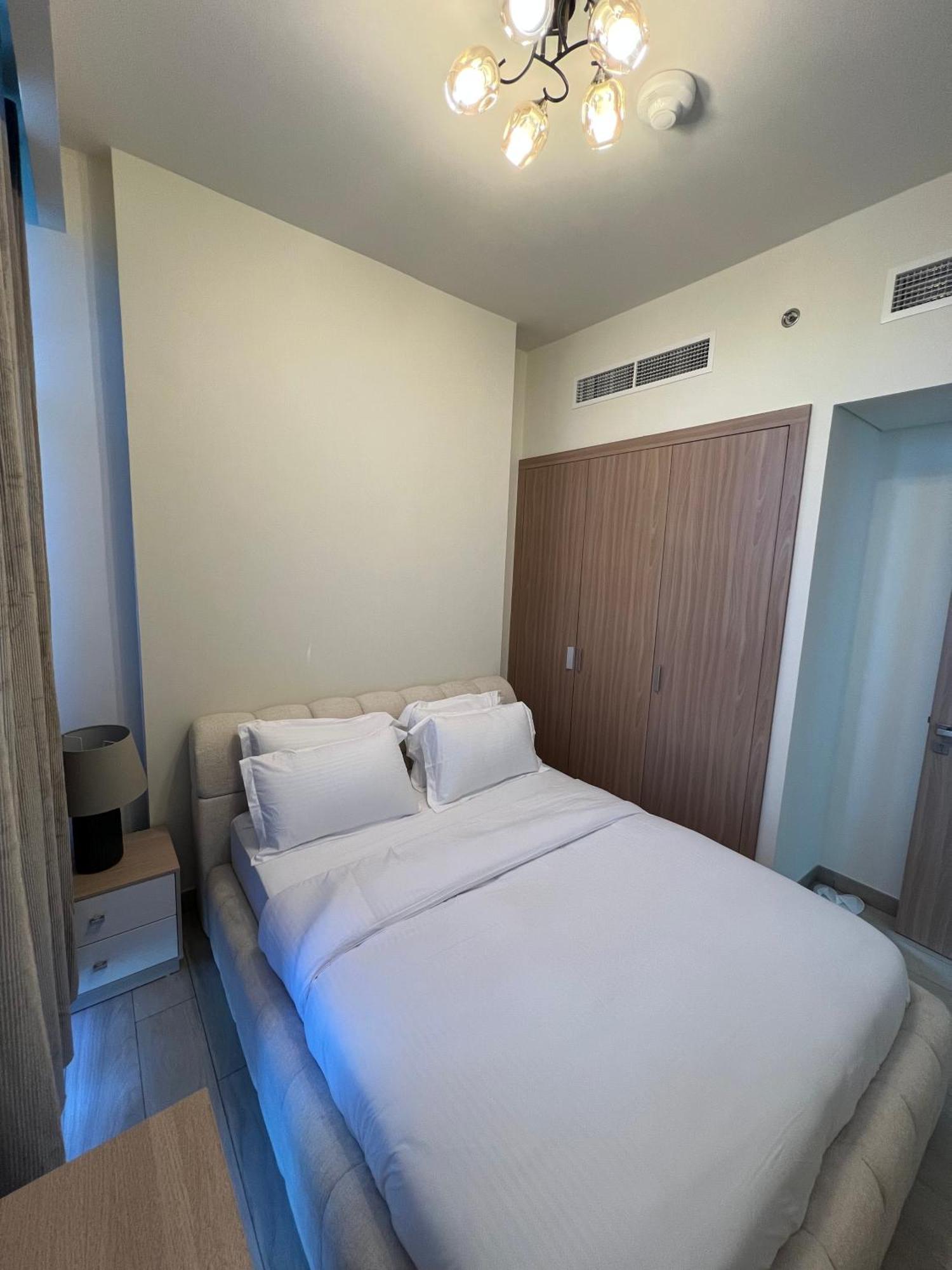 Special Offer One Bedroom At Azizi Riviera Apartamento