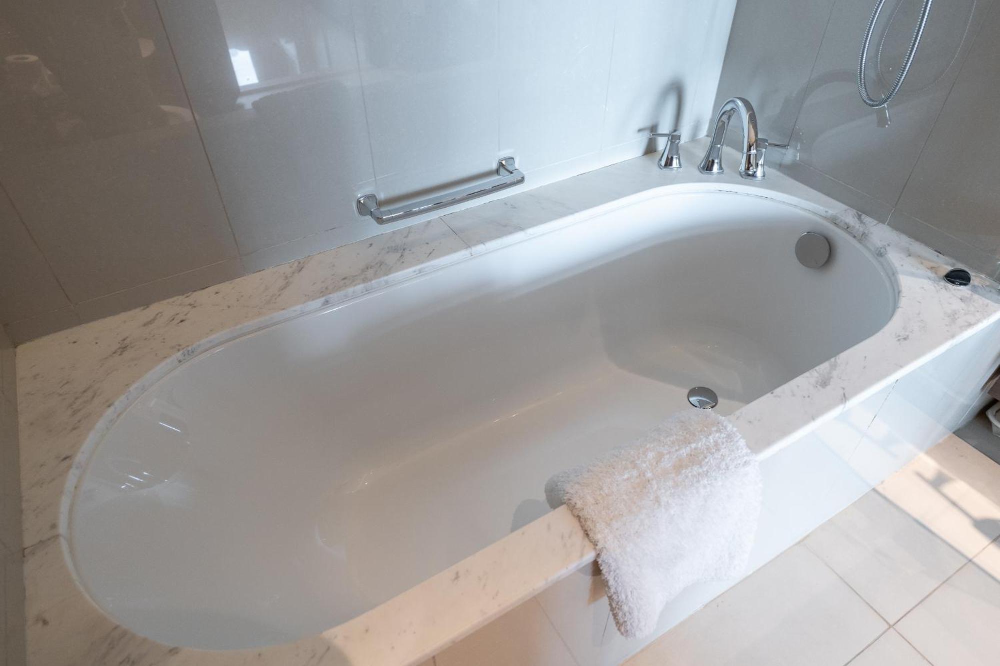 New Listing - Serviced & Amenities Apartemen Dubai