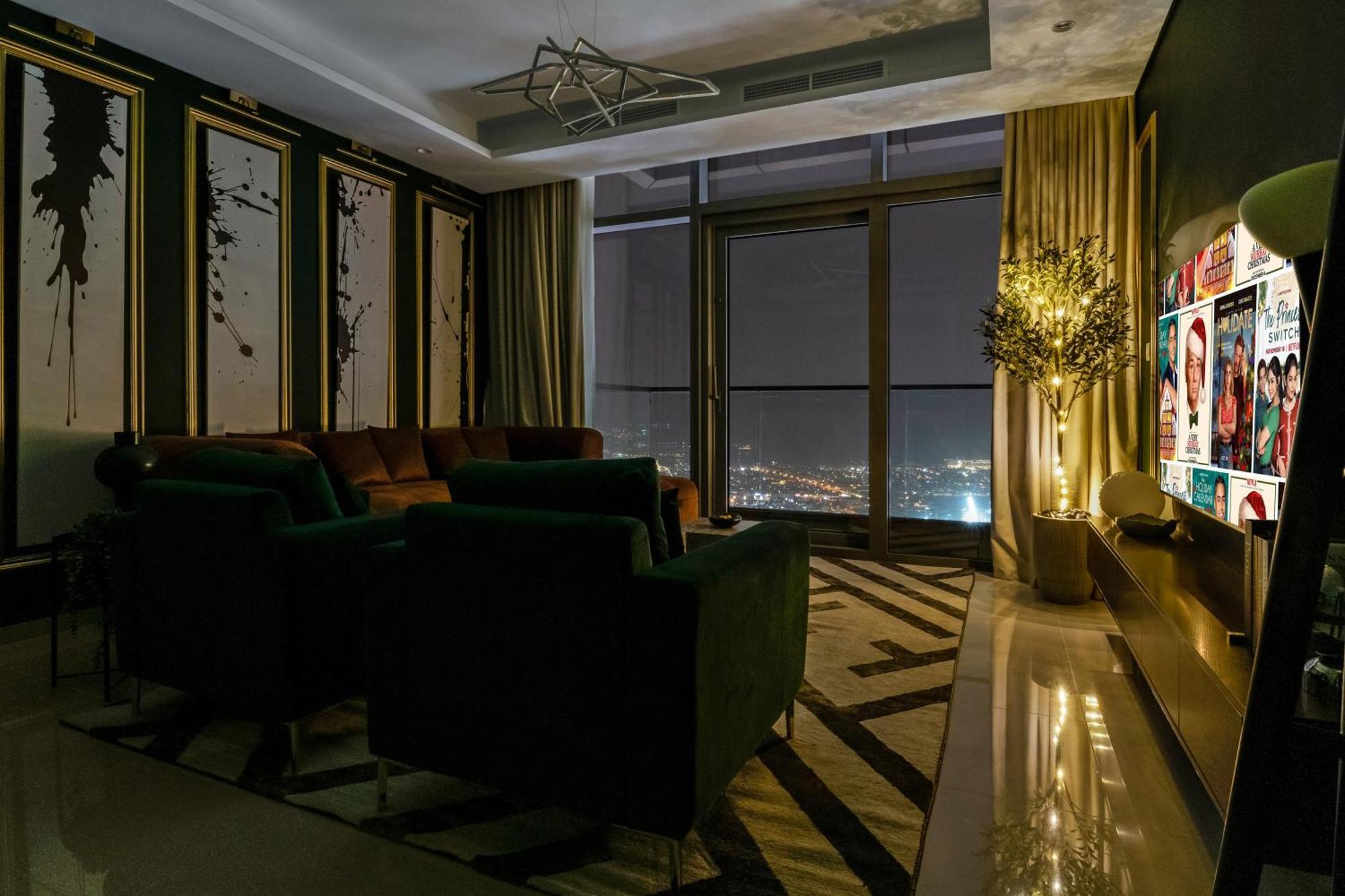 5 Star Living Burj Khalifa Infinity Pool Gym Dubaï