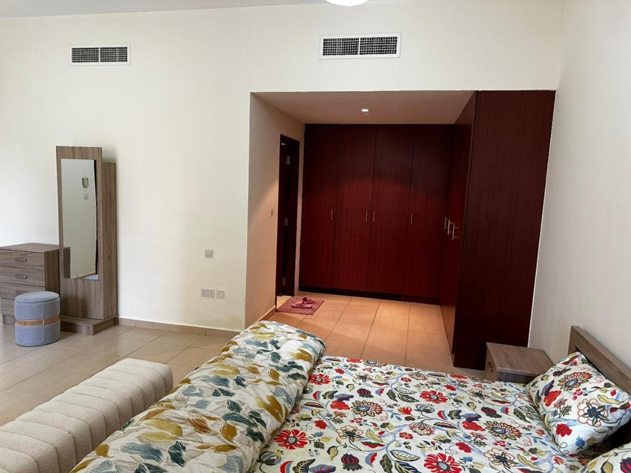 Pensiune Jbr Walk - Master Bed Separate Facilities Near Tram