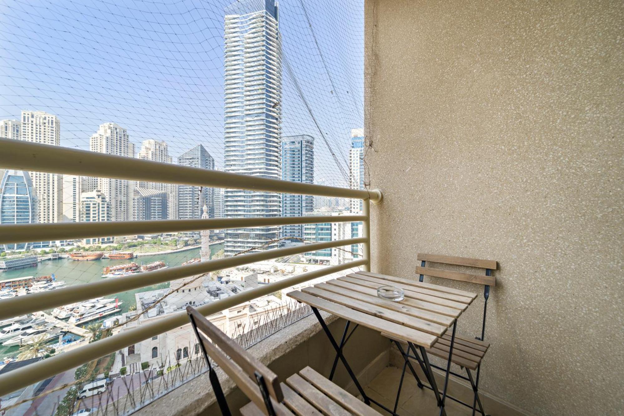 Lovely 1br In Manchester Tower With Pool And Gym Apartamento Dubái