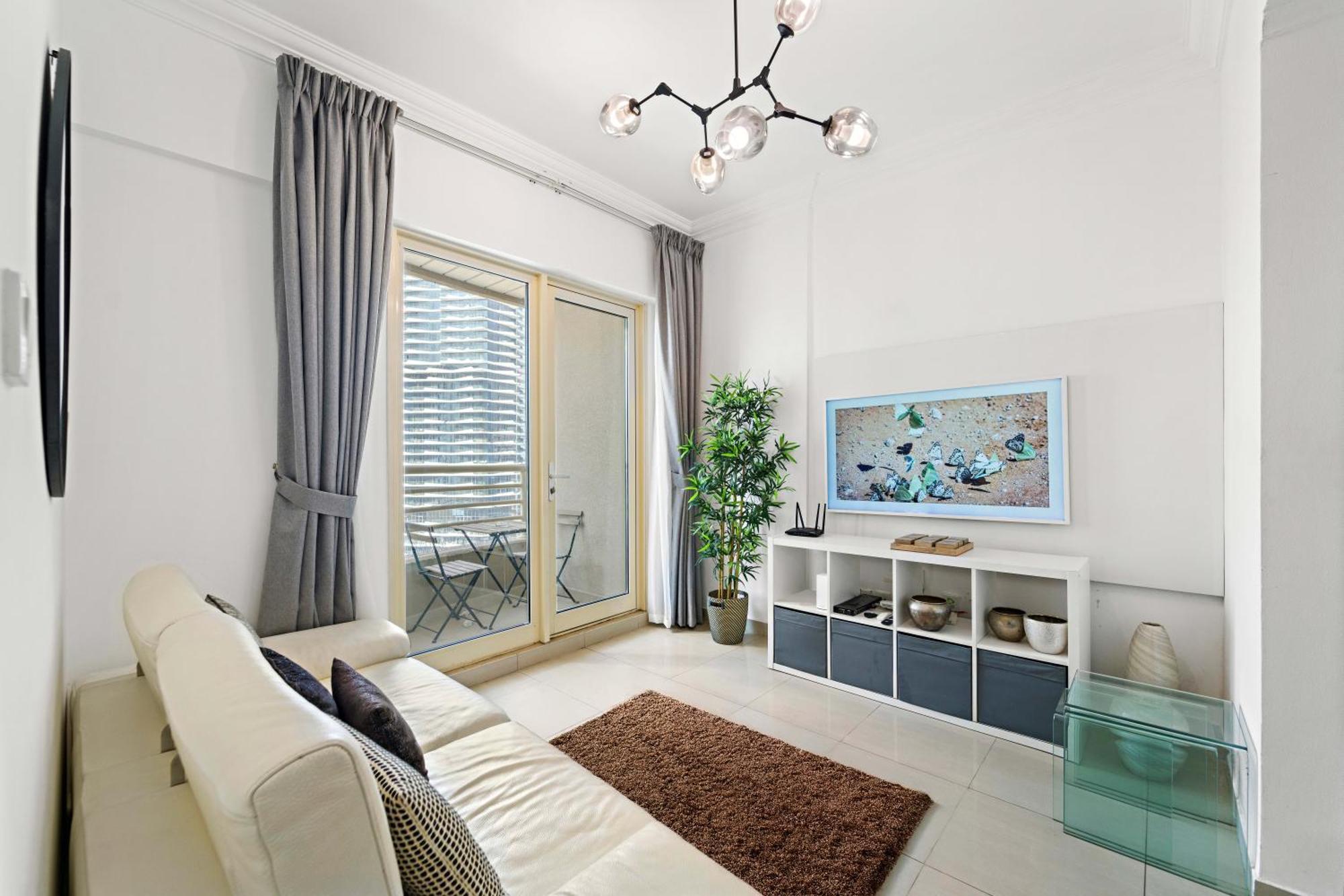 Apartamento Lovely 1br In Manchester Tower With Pool And Gym Dubái