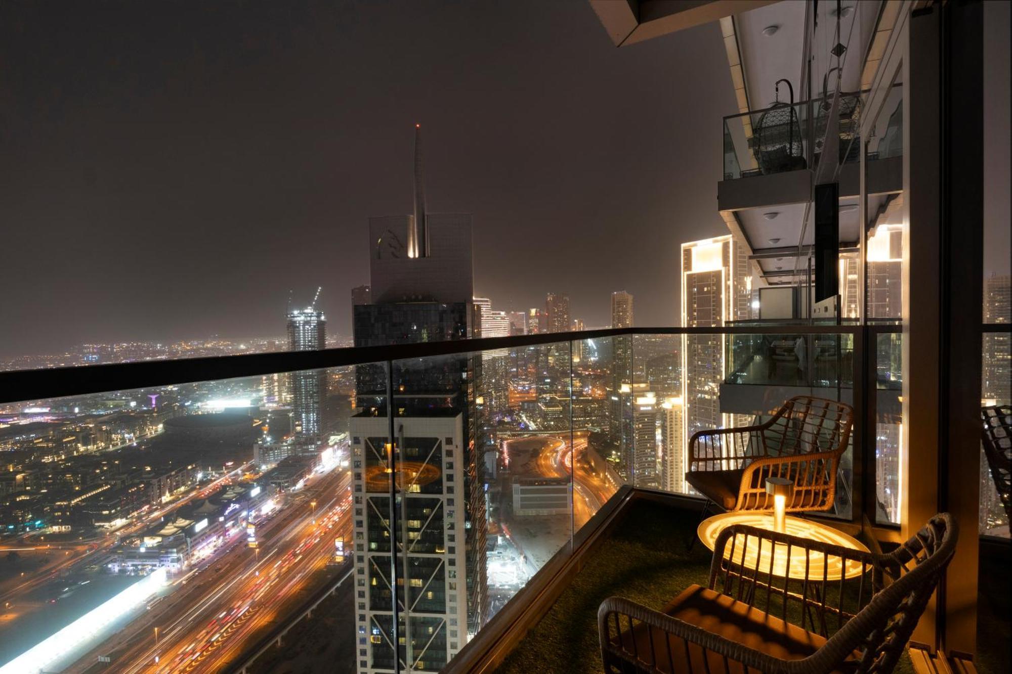 5 Star Living Burj Khalifa Infinity Pool Gym Dubaï