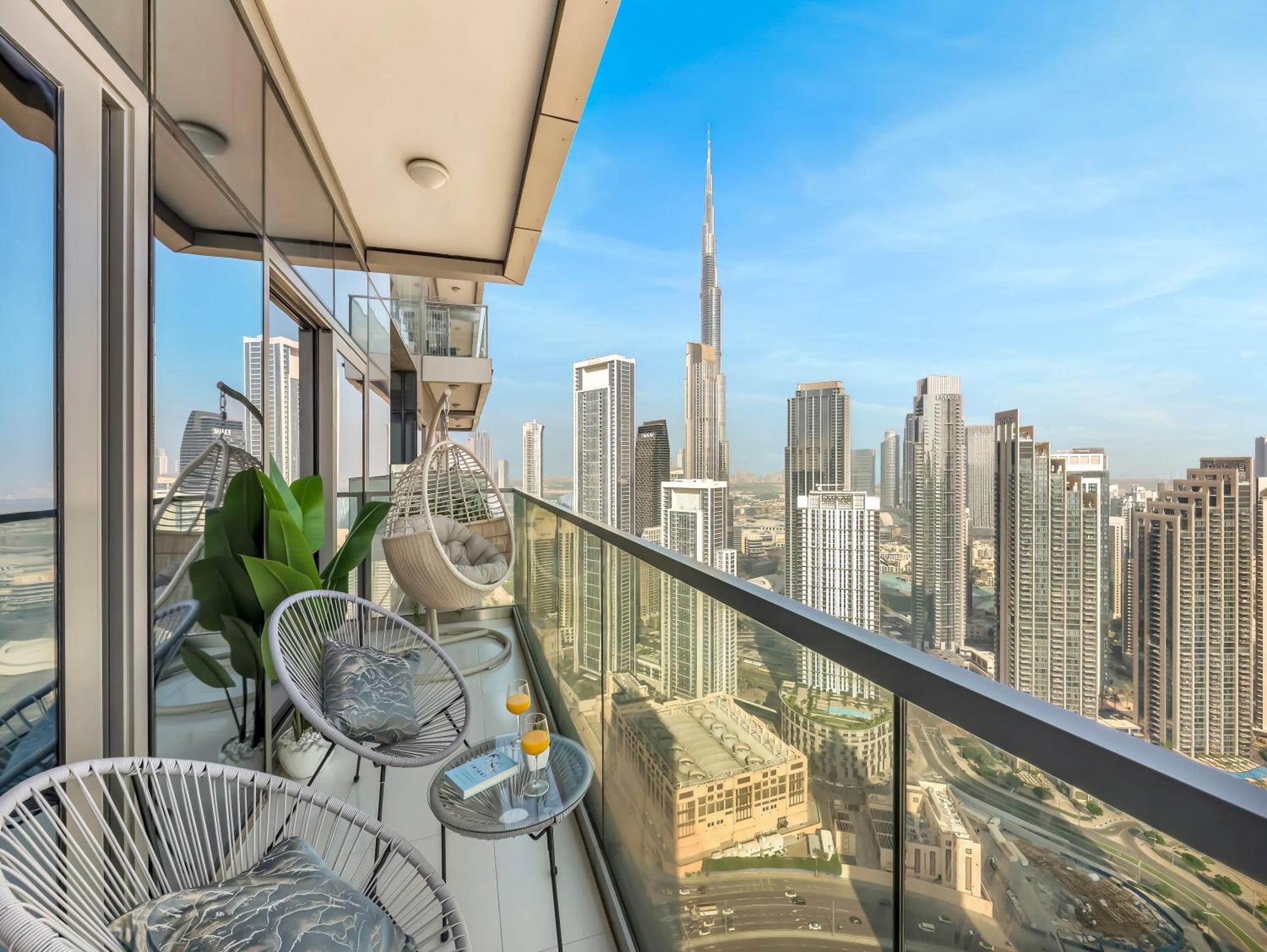 Stunning 2br With Burj View & Infinity Pool Apartamento Dubai