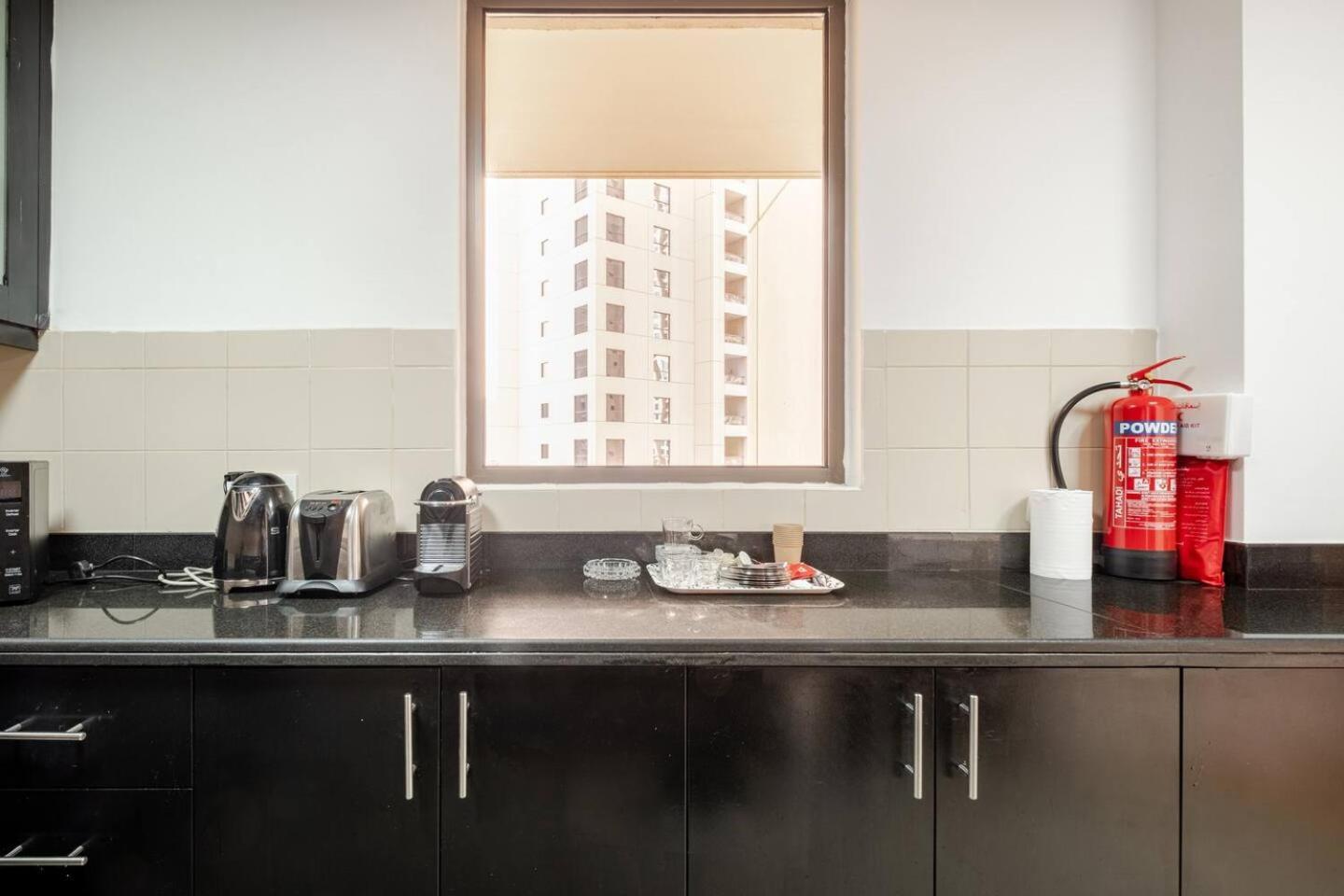 Stylish Beachside 3 Beds In Jbr *
