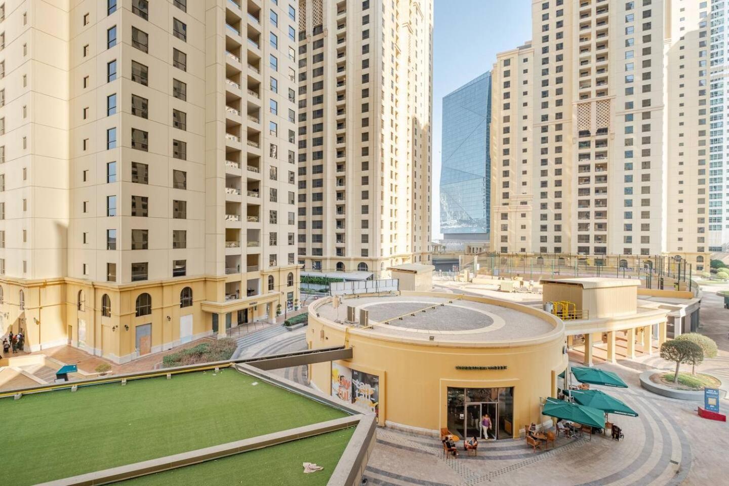 Stylish Beachside 3 Beds In Jbr Apartment