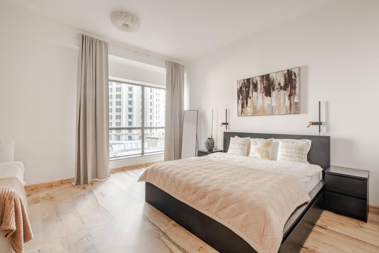 Apartment Stylish Beachside 3 Beds In Jbr *