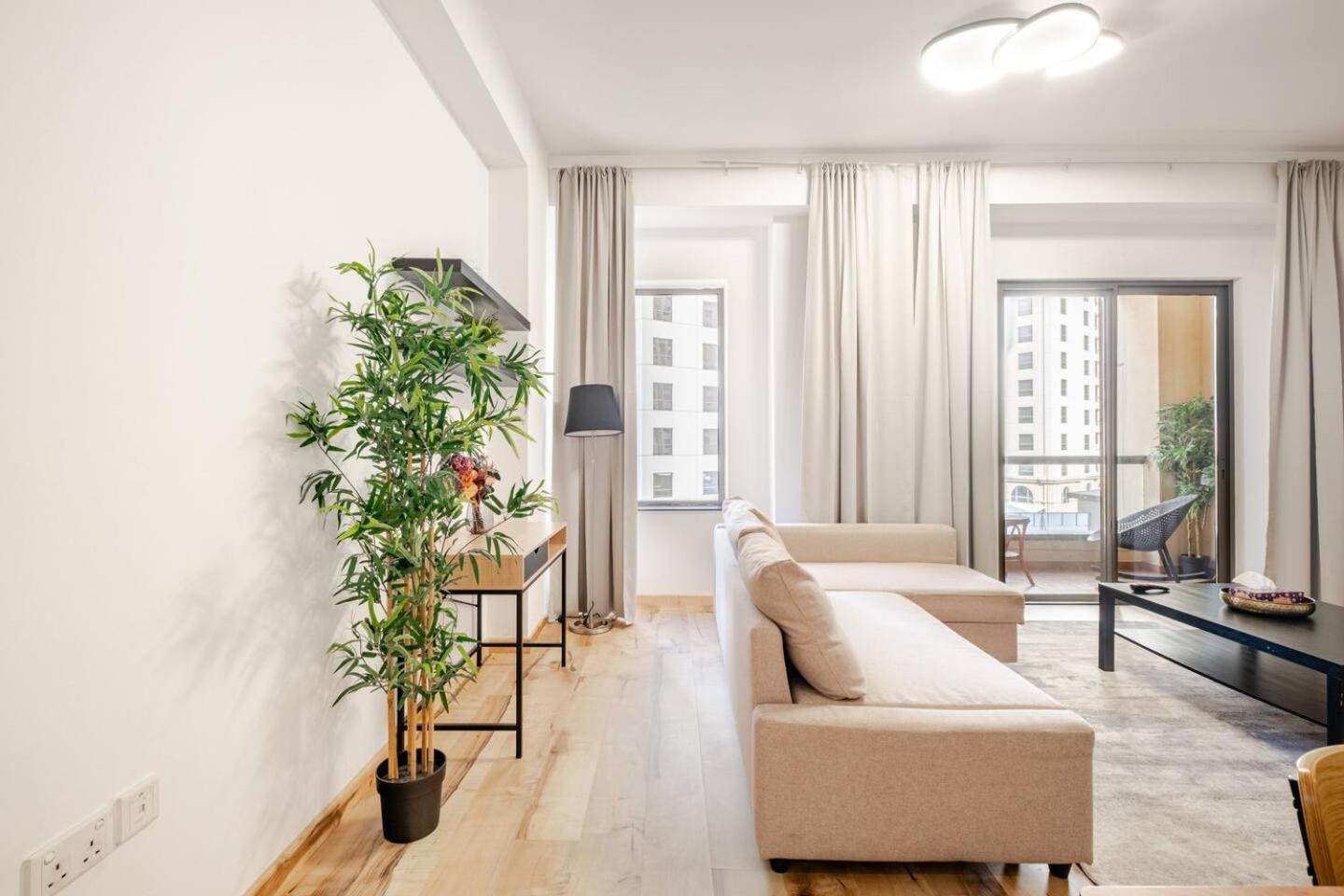 Apartment Stylish Beachside 3 Beds In Jbr *