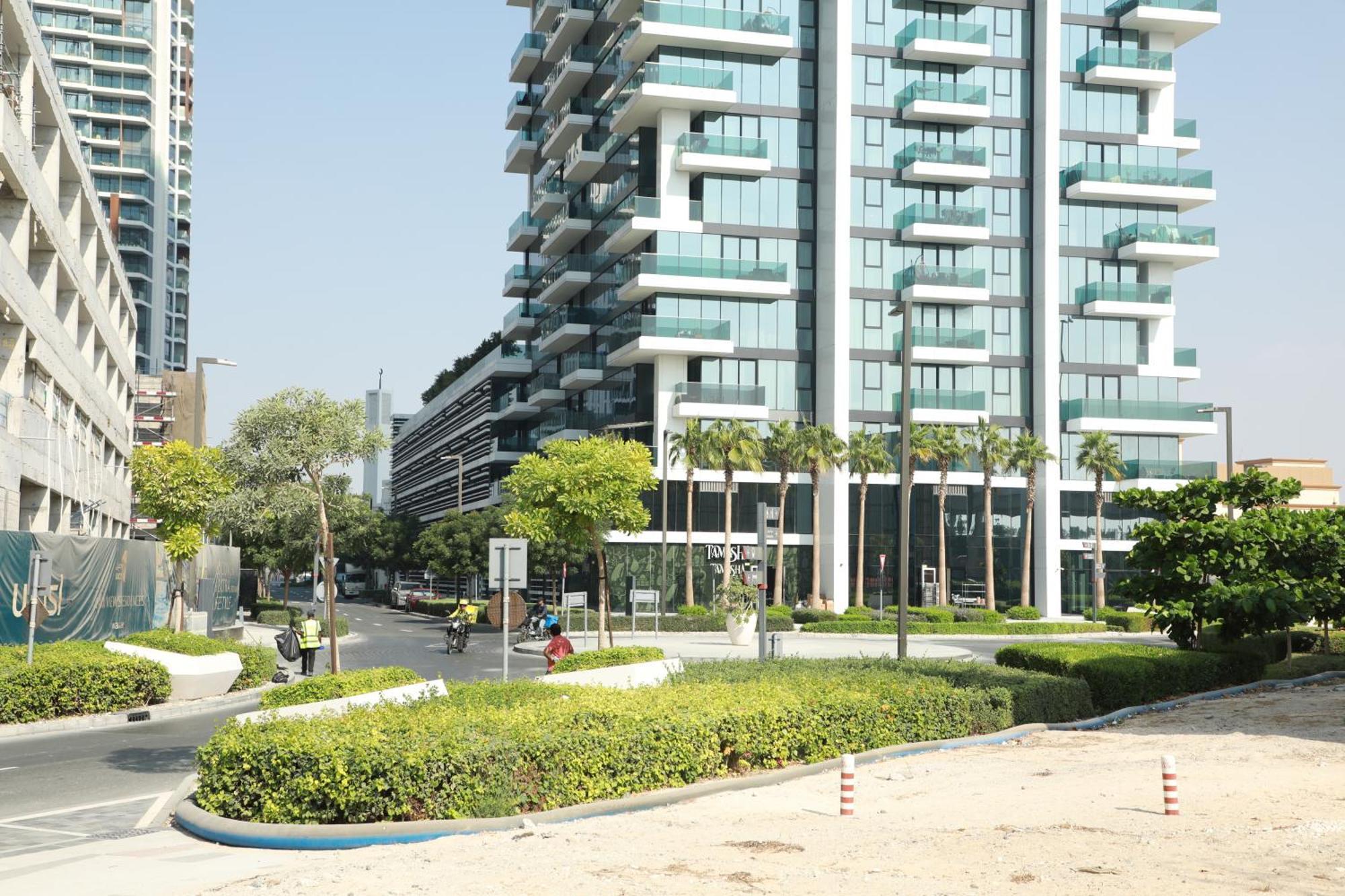 Luxury 2-bed Flat, Prime Location, Burj View & World Highest Running Track Appartement
