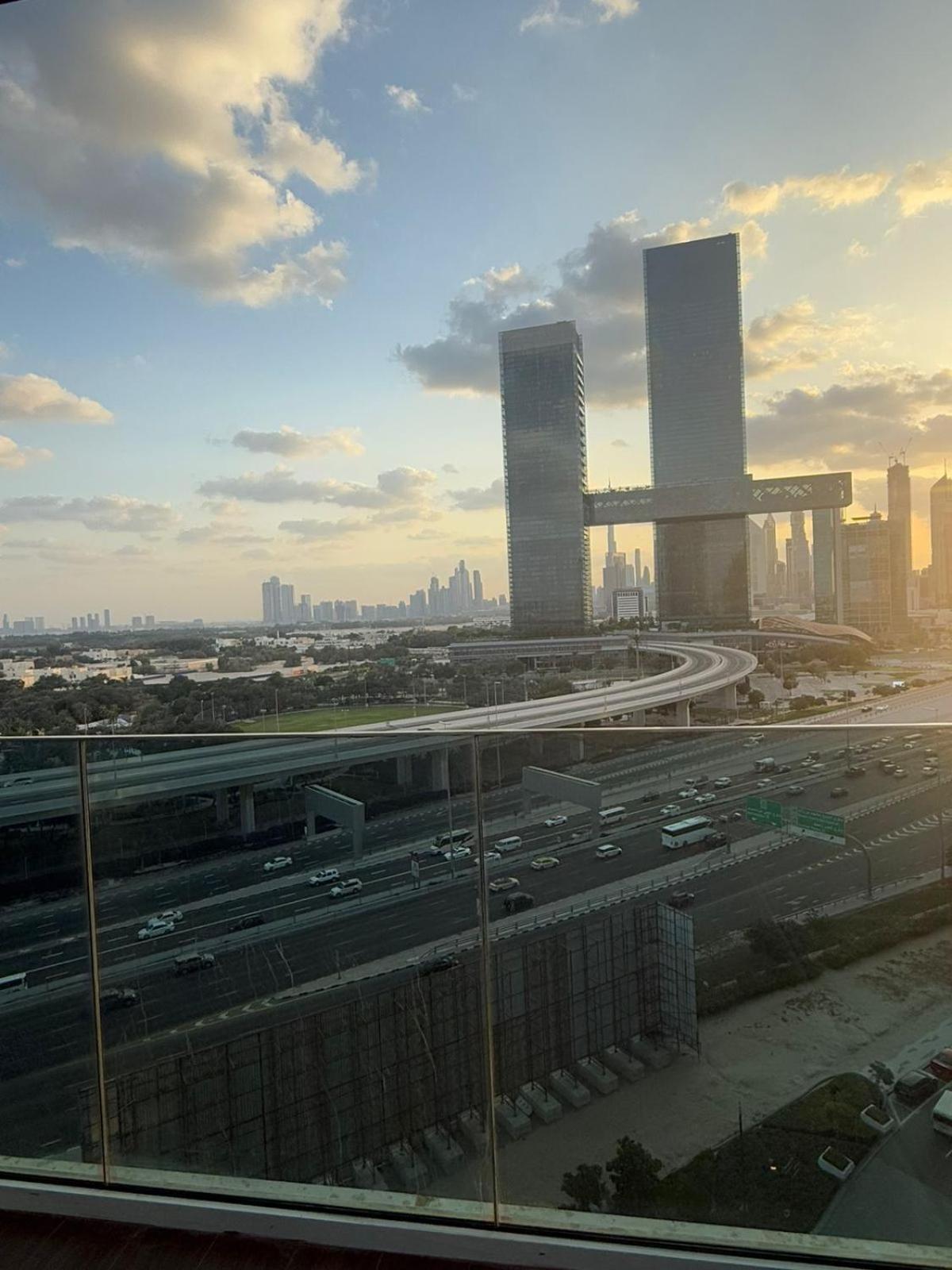 Appartement Luxury 2-bed Flat, Prime Location, Burj View & World Highest Running Track Dubaï