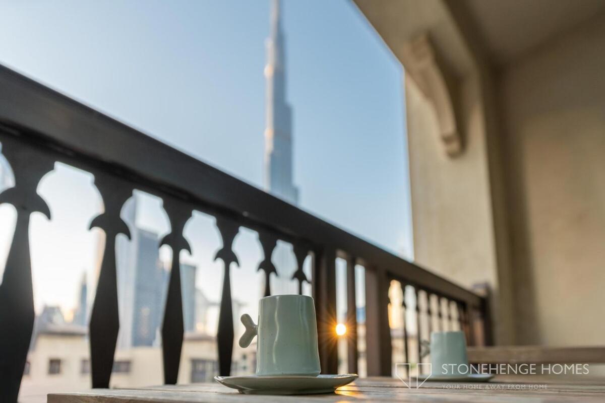 Lux 1 Bedroom Apartment Steps Away From Burj Khalifa & Dubai Mall *