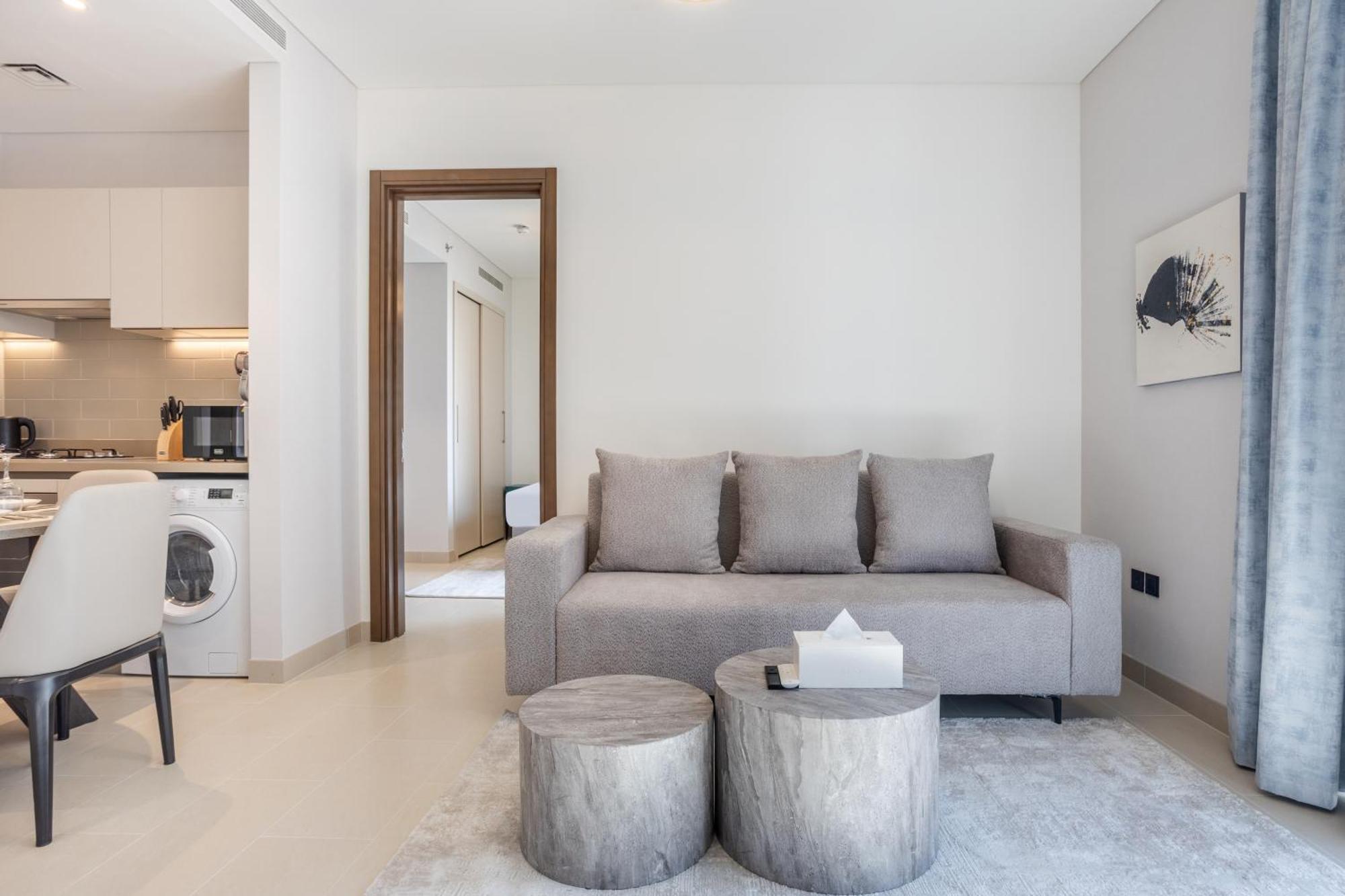 By Latinem Luxury 2br Cv A2809 Near Mall Dubai