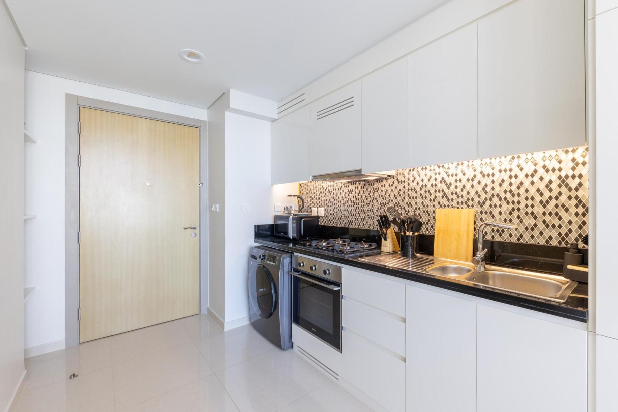 Stylish On 58th Floor With Stunning Views In Appartement Dubai