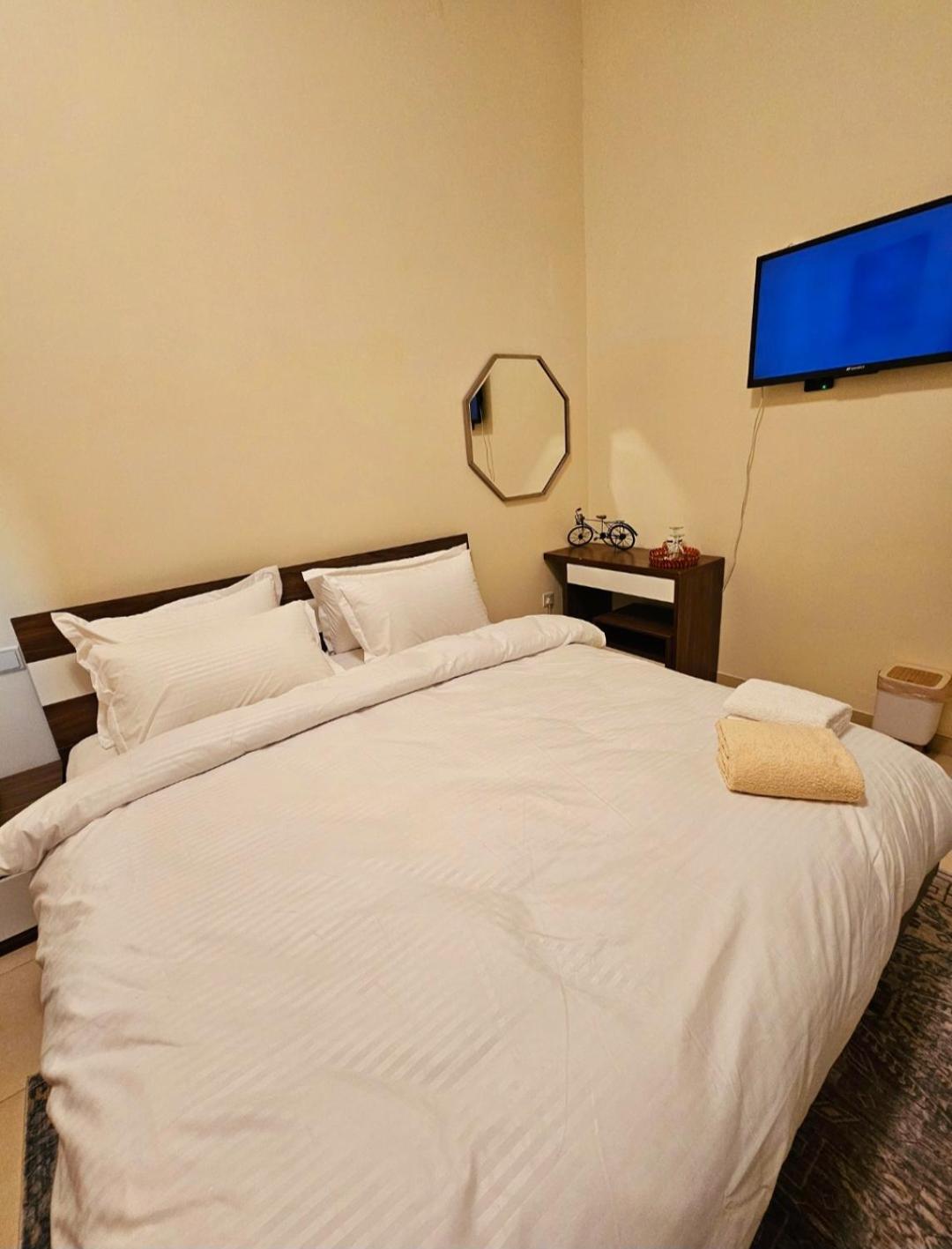 With Bathroom Near Walk La Oima Leasing Apartment