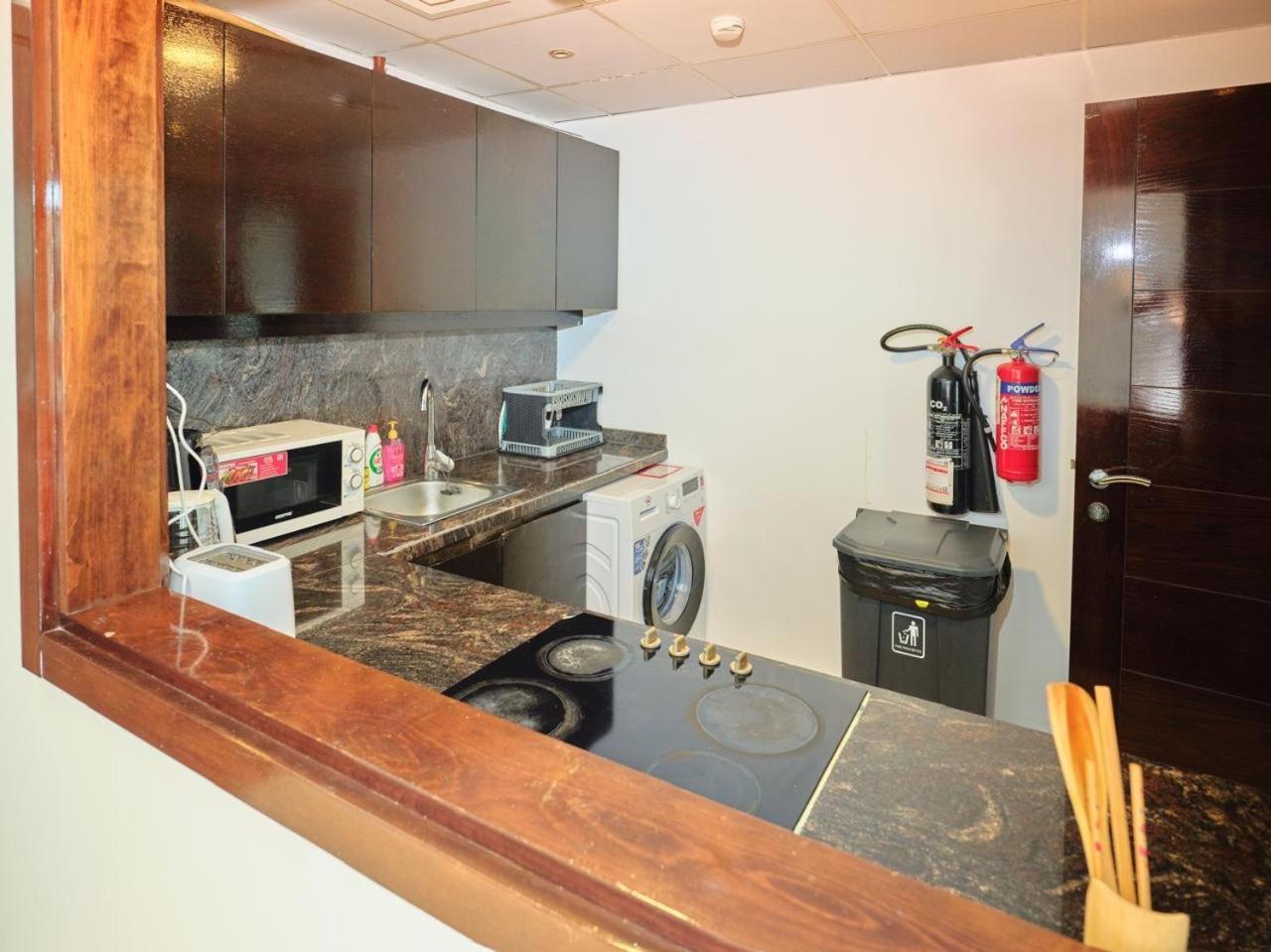 Wonderful 1bd With Full Marina View Appartamento