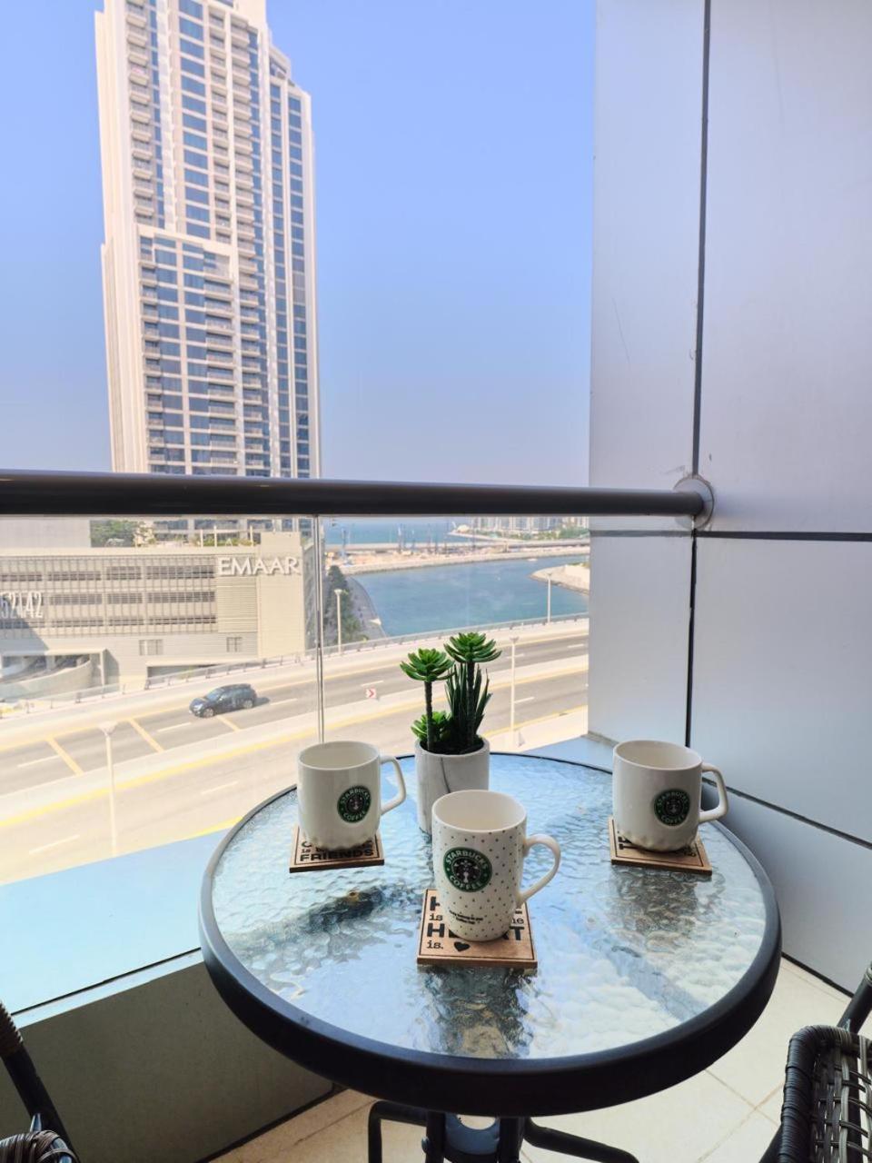 Wonderful 1bd With Full Marina View Appartamento