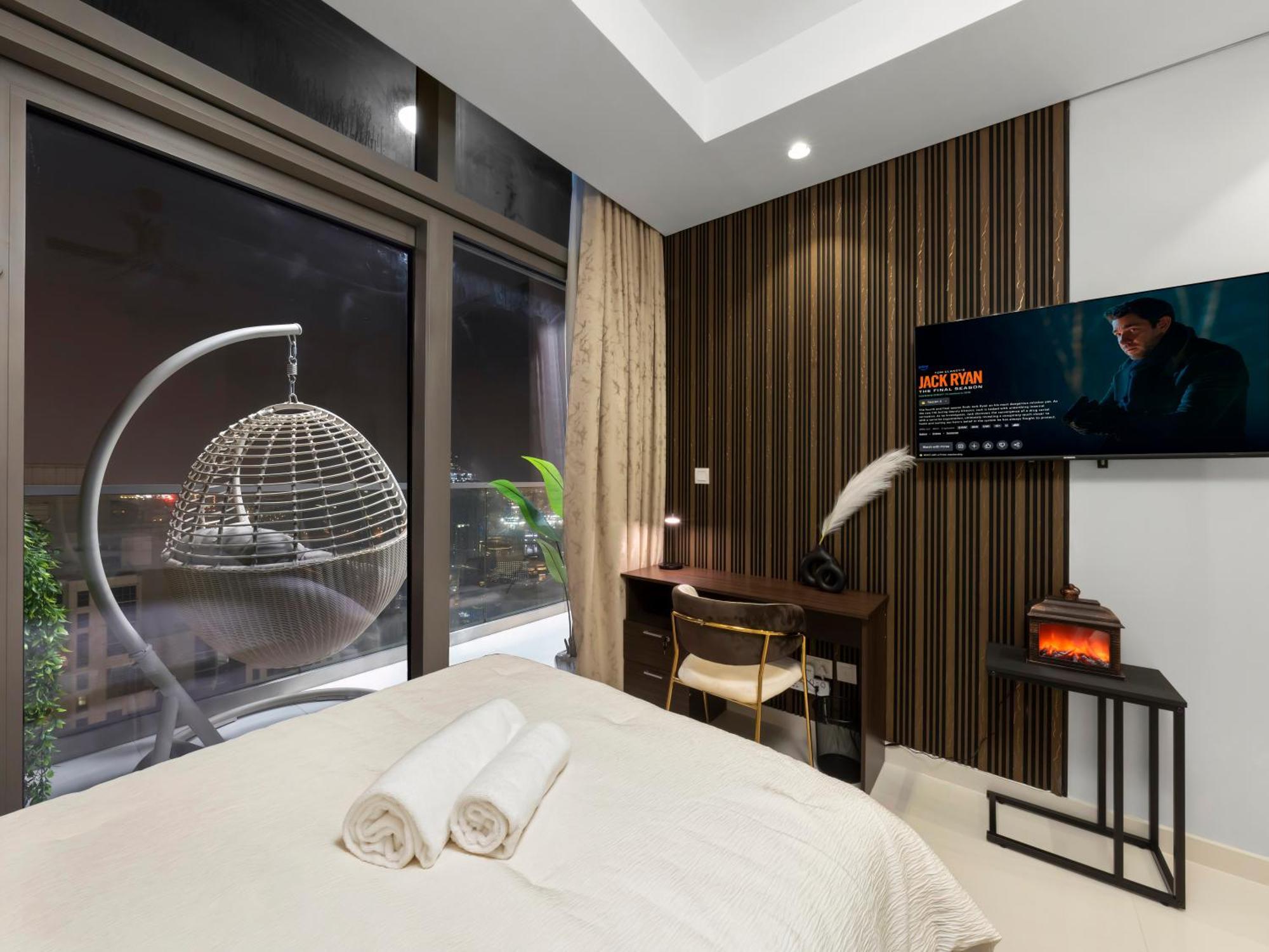 Stunning 2br With Burj View & Infinity Pool