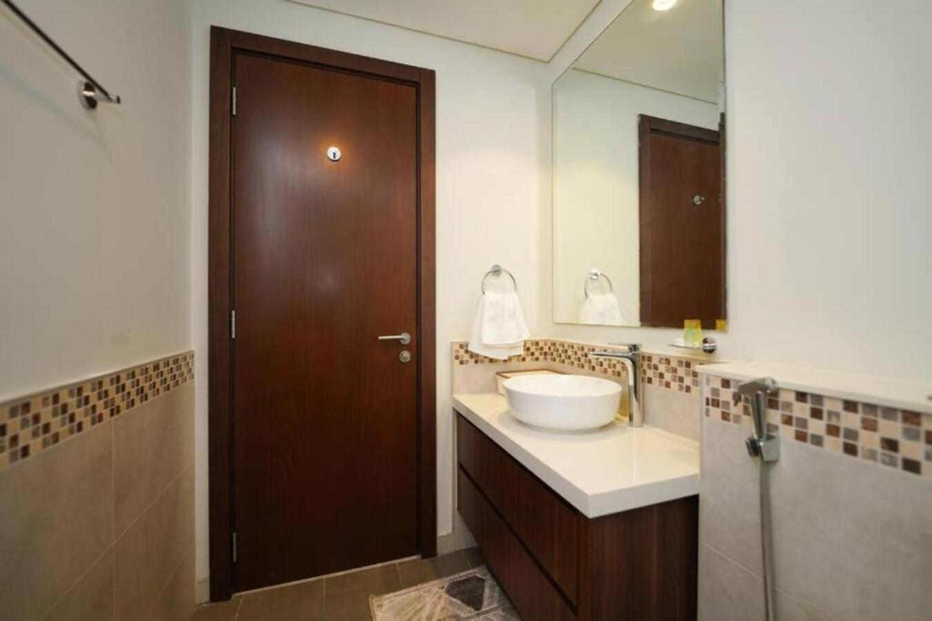 Brown Stone -canal View Vera Ii Lägenhet Dubai
