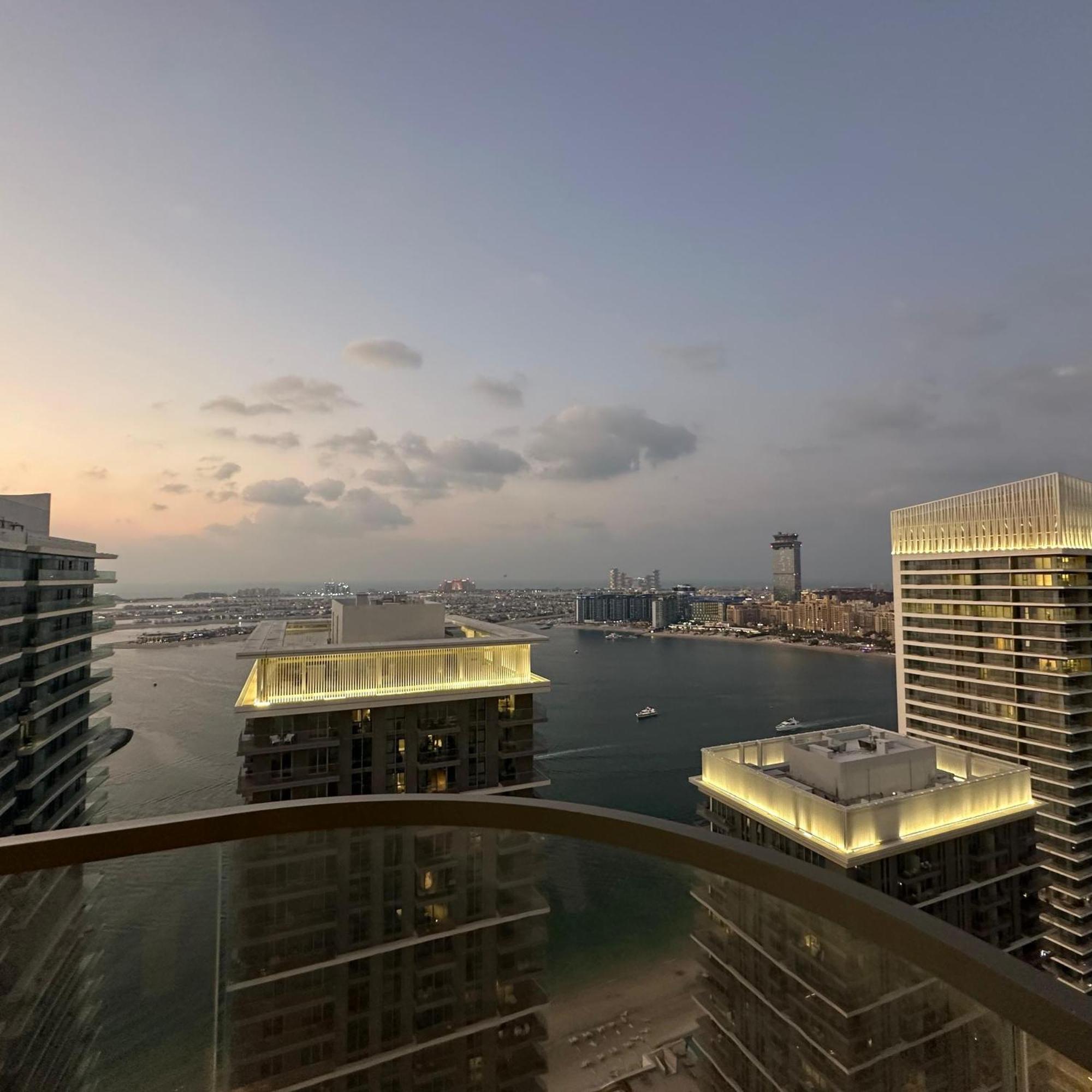 Amakin Beachfront Palm Jumeirah Marina Vista 2 Lägenhet *