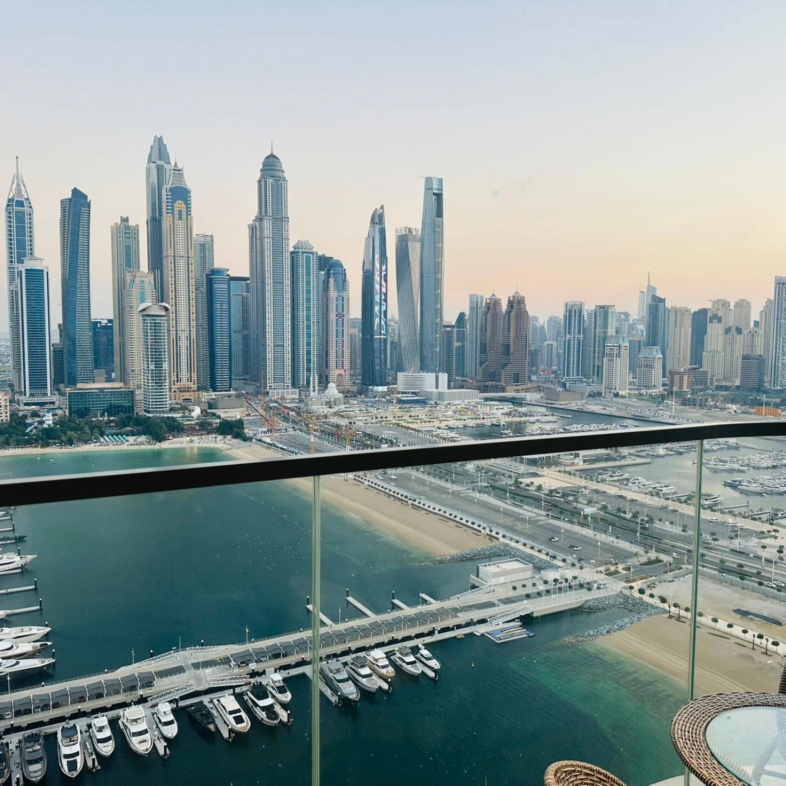 Amakin Beachfront Palm Jumeirah Marina Vista 2 Lägenhet *