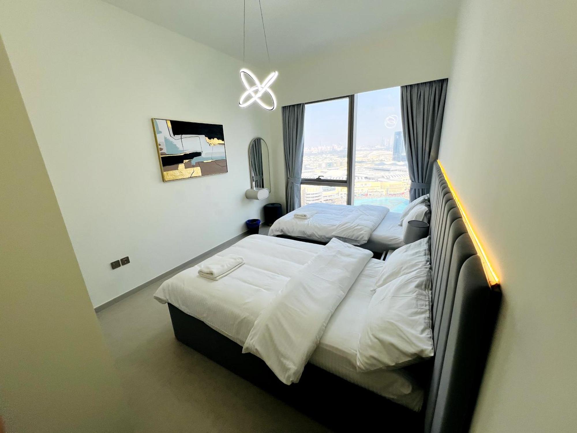 Luxury 2br Burj Khalifa & Fountain Views Apartment