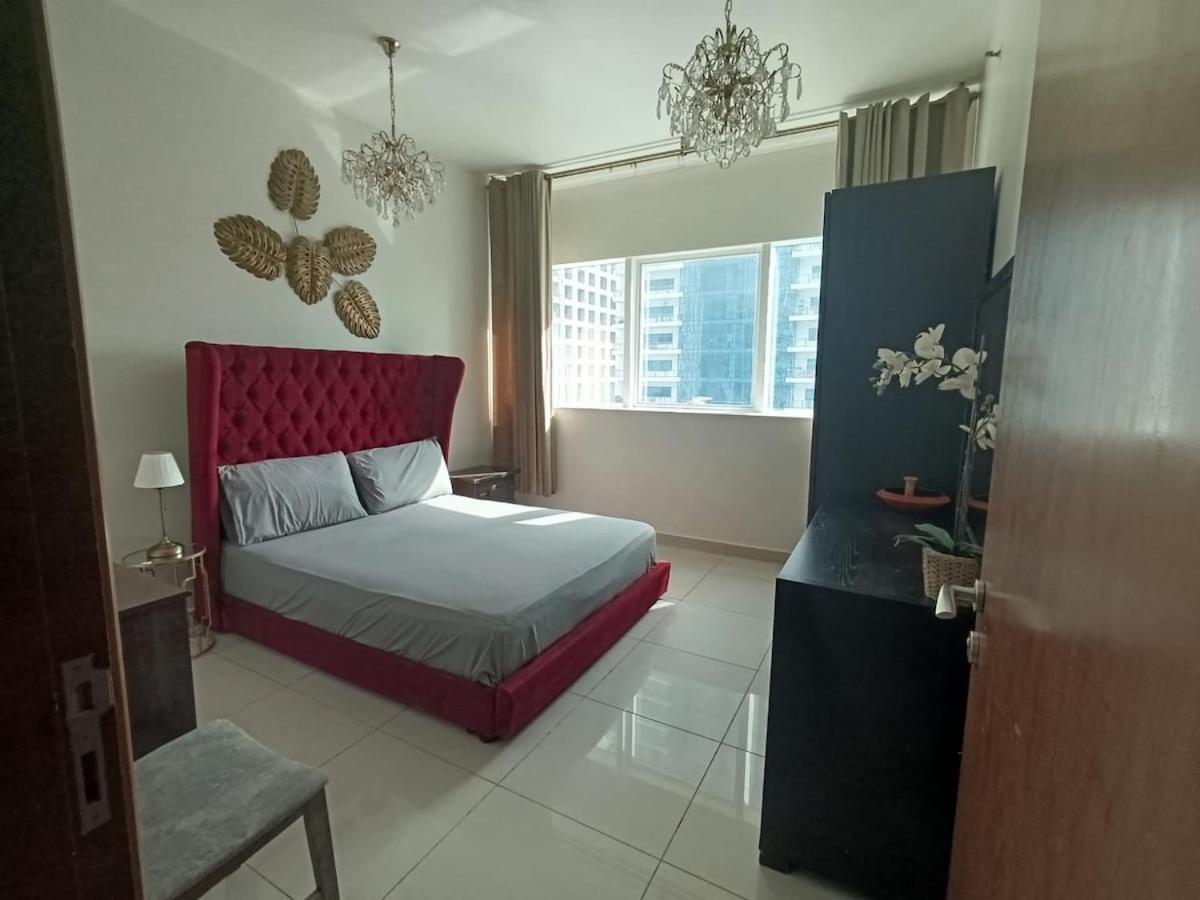 Apartment In The Heart Of *