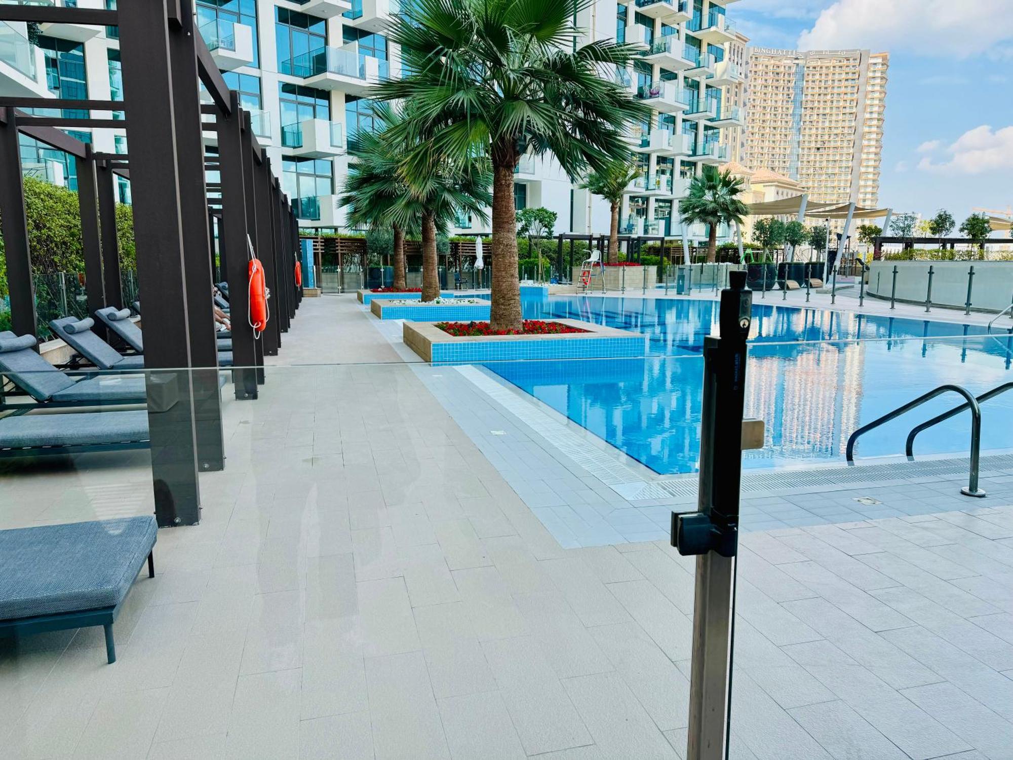 Farhad Azizi Al Jaddaf Sleek * Dubai