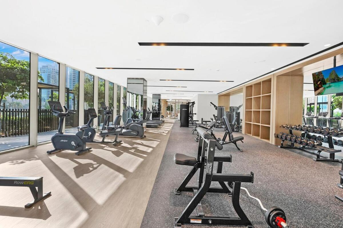 Prime Downtown Spot 2br With Pool Gym And Burj View *
