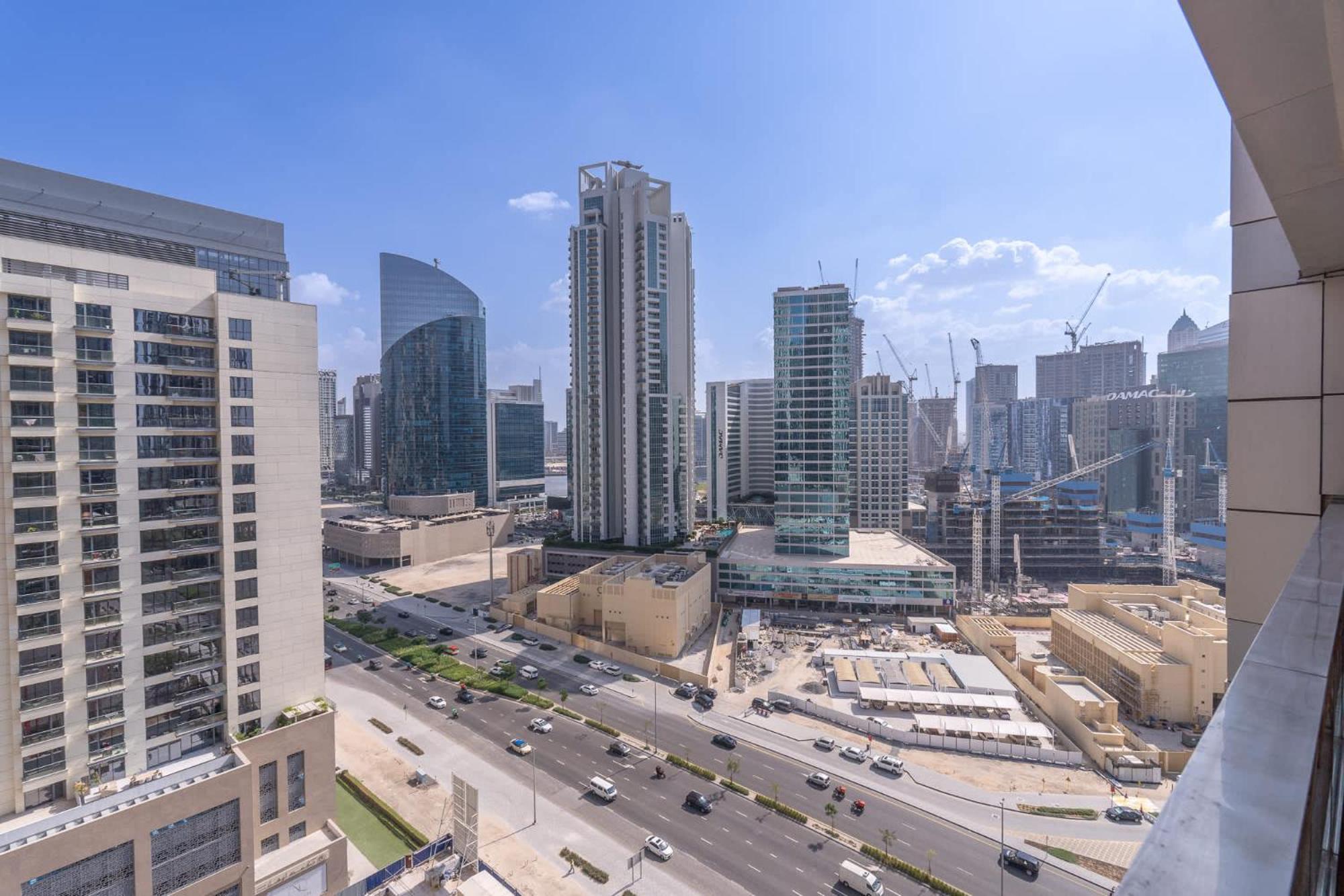 Relaxing 1-bedroom With Stunning View Of A Skyline In Downtown