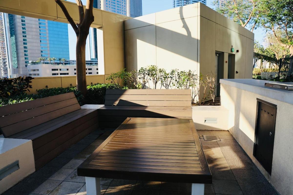 Nivis Find-burj Vista-direct Access To Mall