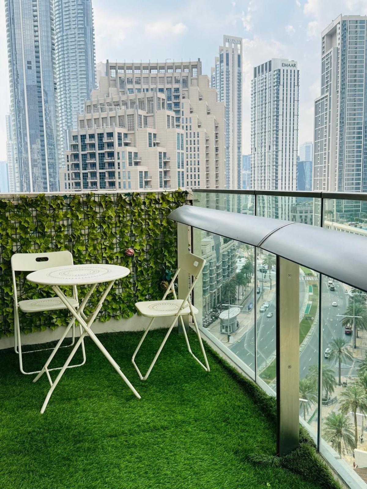 Nivis Find-burj Vista-direct Access To Mall Appartement Dubaï