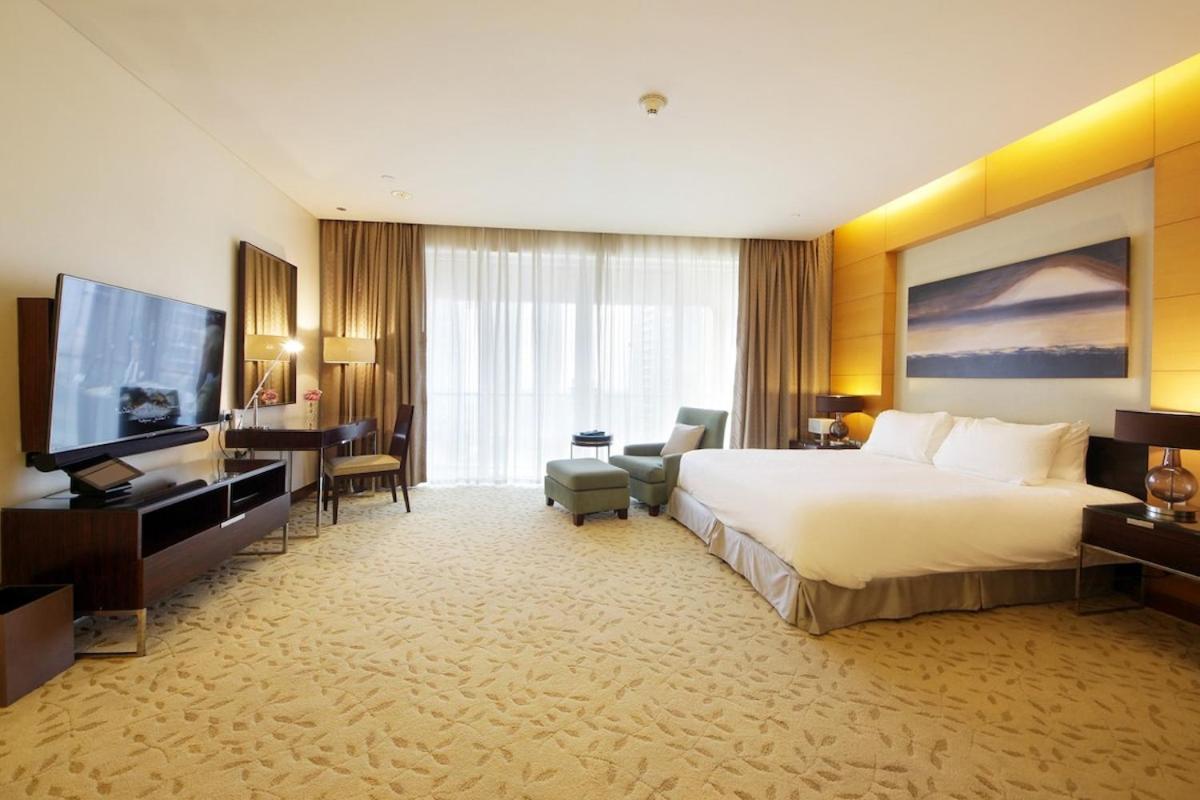 Partial Burjkhalifa View From Balcony In Mall-studio King Bed * Dubaï