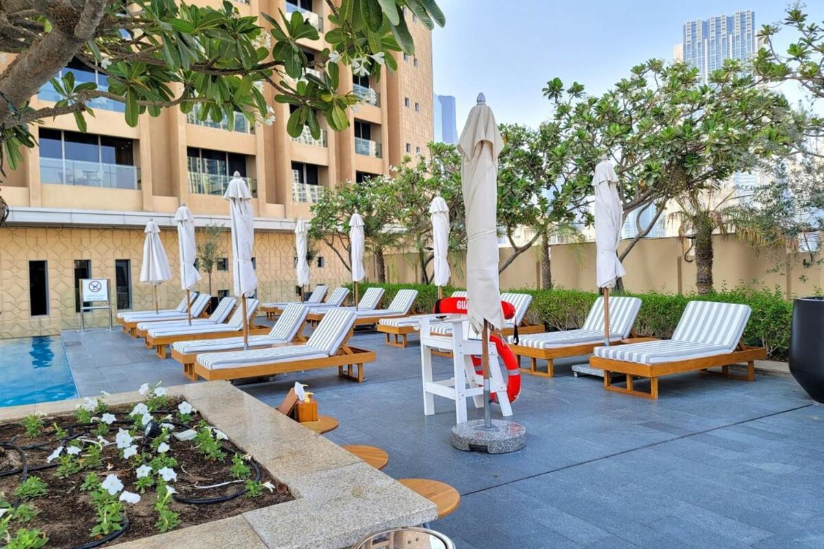 Partial Burjkhalifa View From Balcony In Mall-studio King Bed Appartement