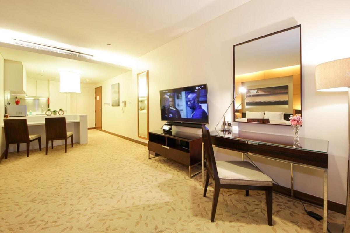 Partial Burjkhalifa View From Balcony In Mall-studio King Bed Dubaï