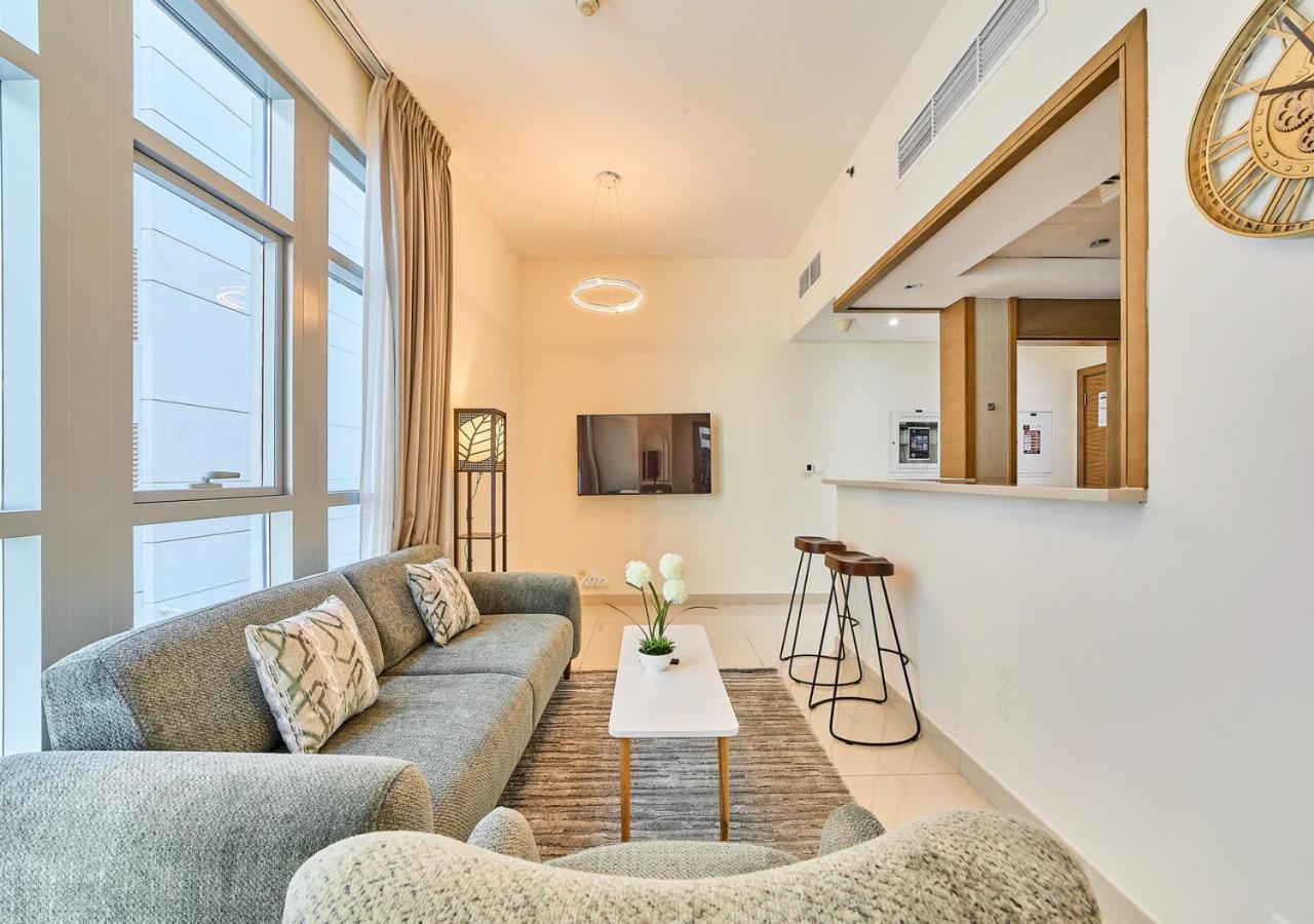 Vakantiehuis Golden Homes Luxe Living Claren Tower 1br Study Near Mall Downtown