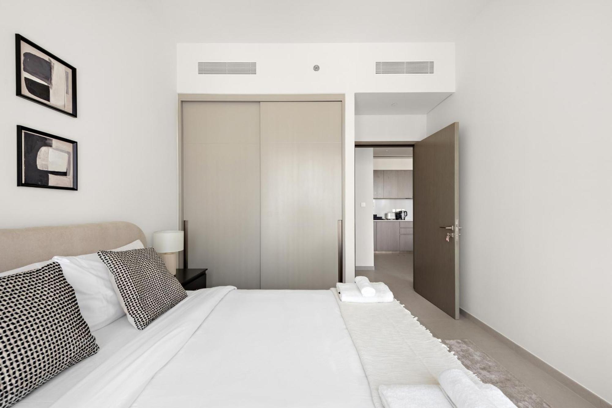 Vayk - Refined & Trendy 1-bedroom In Downtown