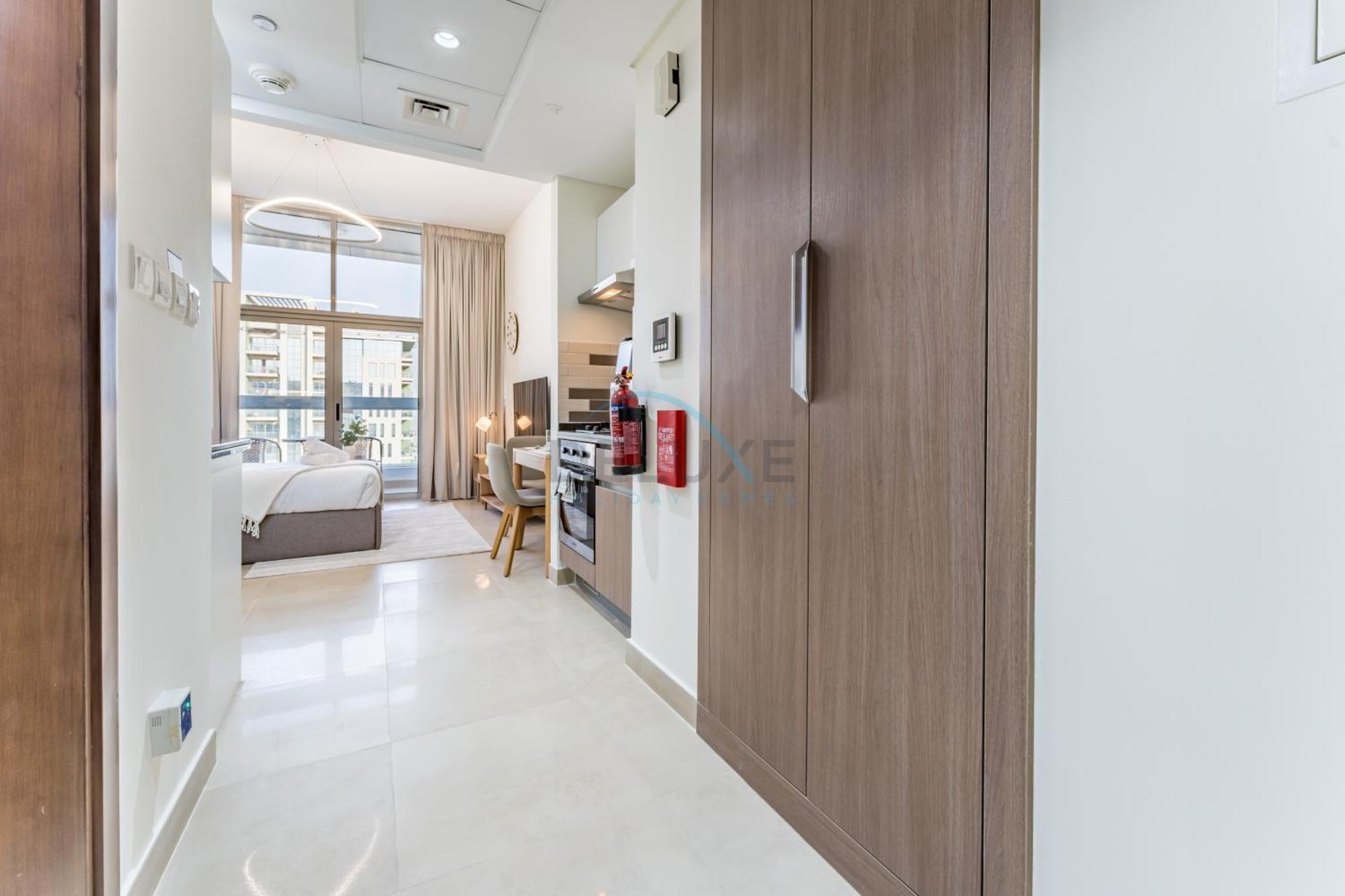 Community View With Exclusive Private Balcony, Azizi Star, Jebel Ali By Deluxe Homes Appartamento *