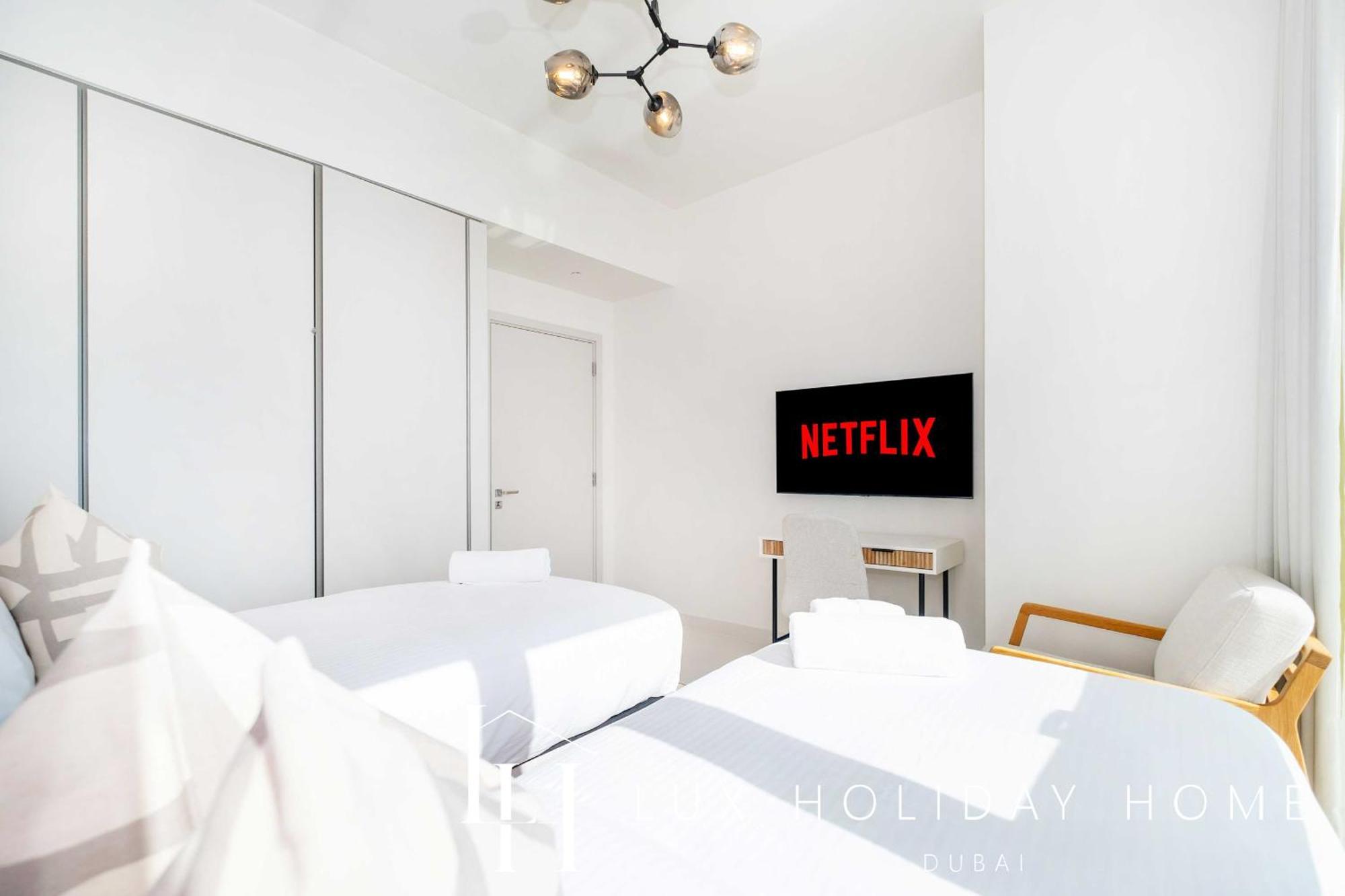 Lux The Luxury Sunrise Beachfront 1 Apartment