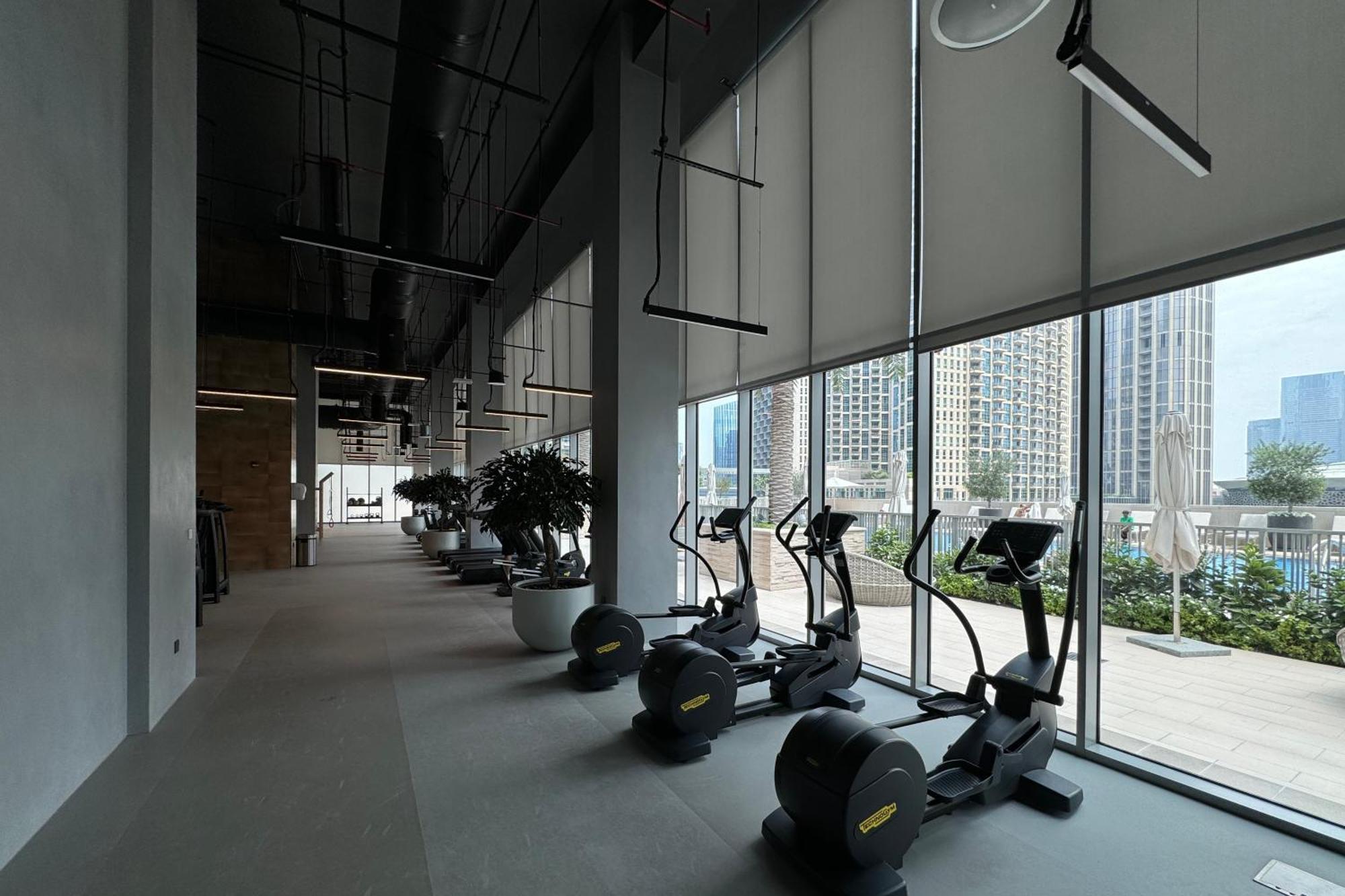Royal 4br Burj Khalifa View Mall Apartahotel