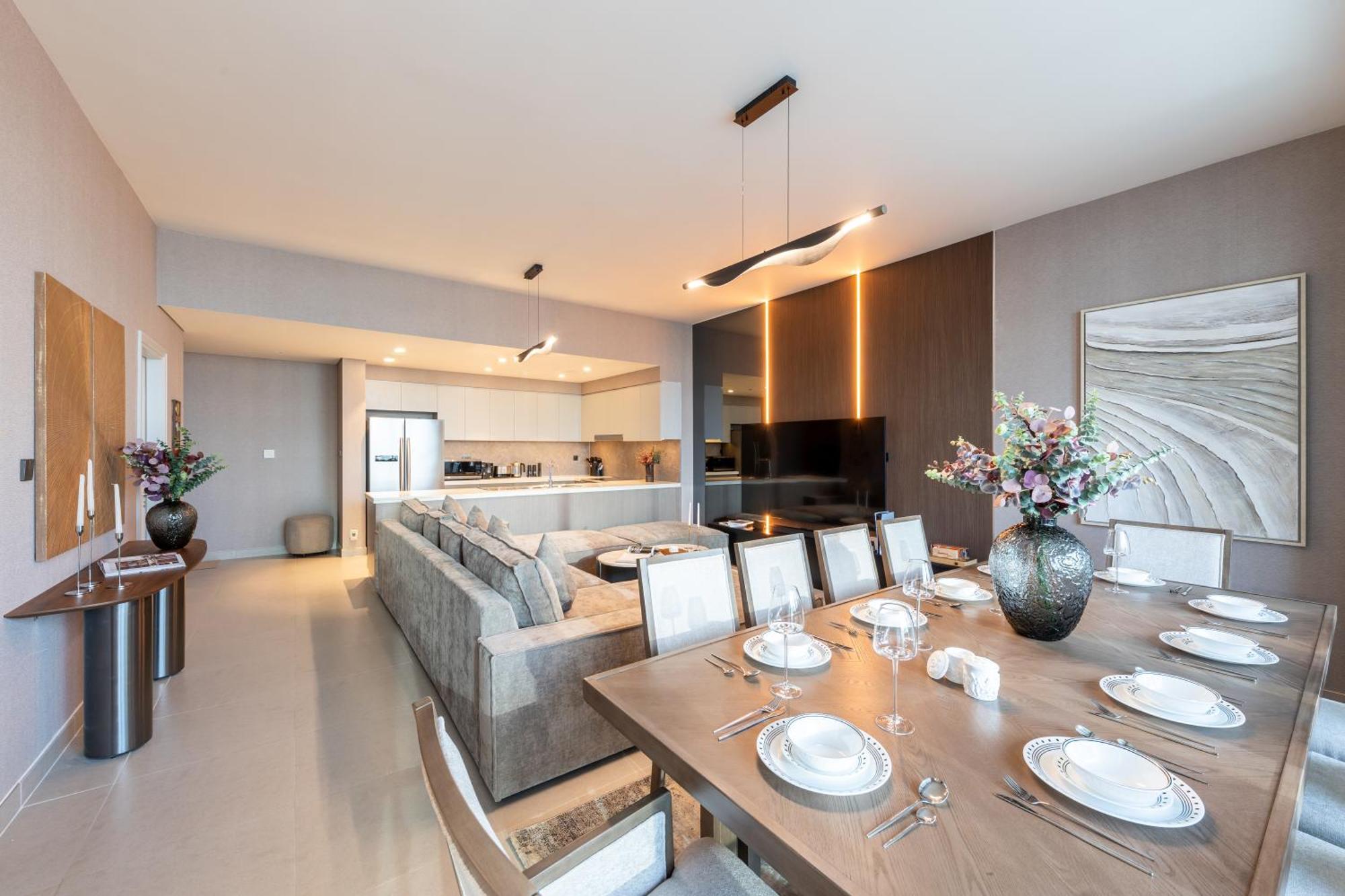 Royal 4br Burj Khalifa View Mall Apartahotel